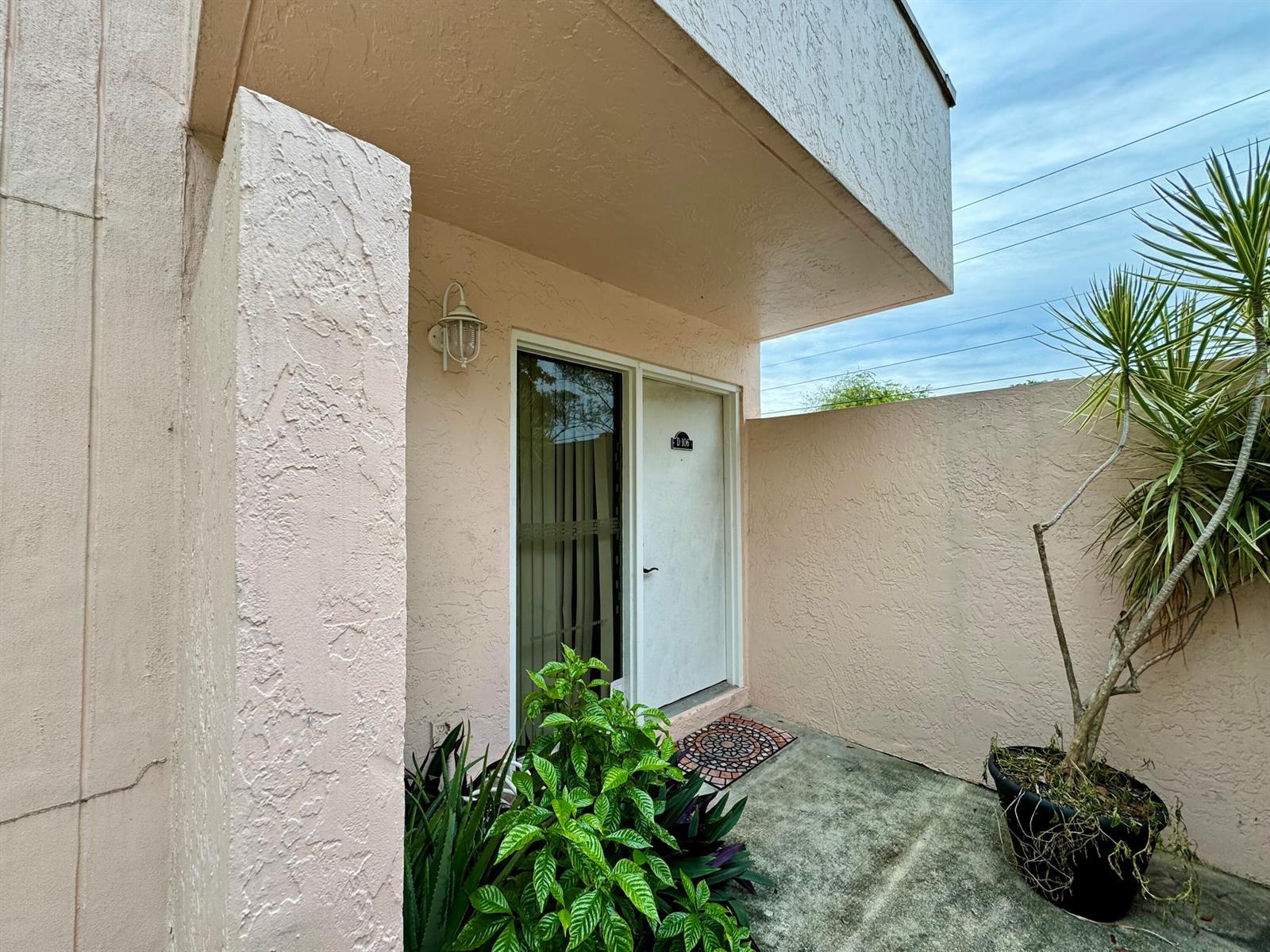 33 DEER CREEK Road # D106, Deerfield Beach FL 33442