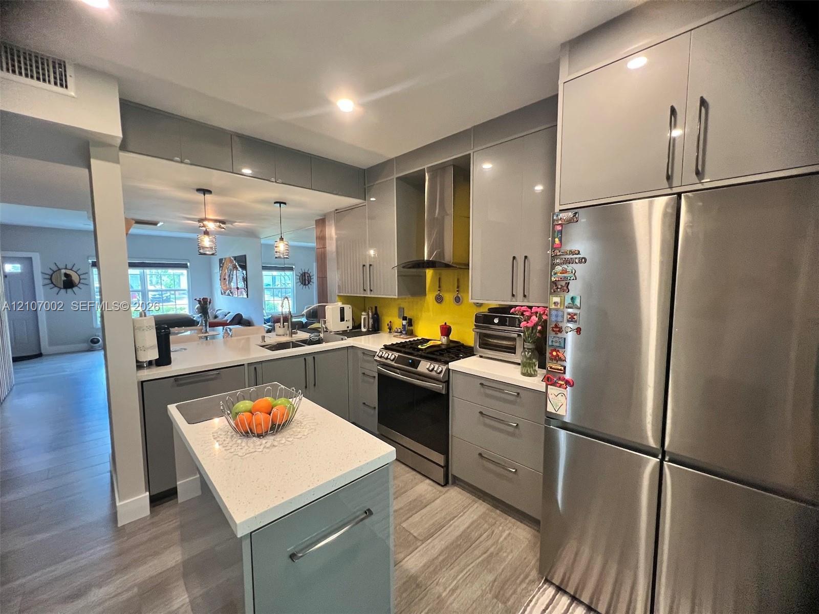 7830 Dixie Beach Cir, Tamarac FL 33321