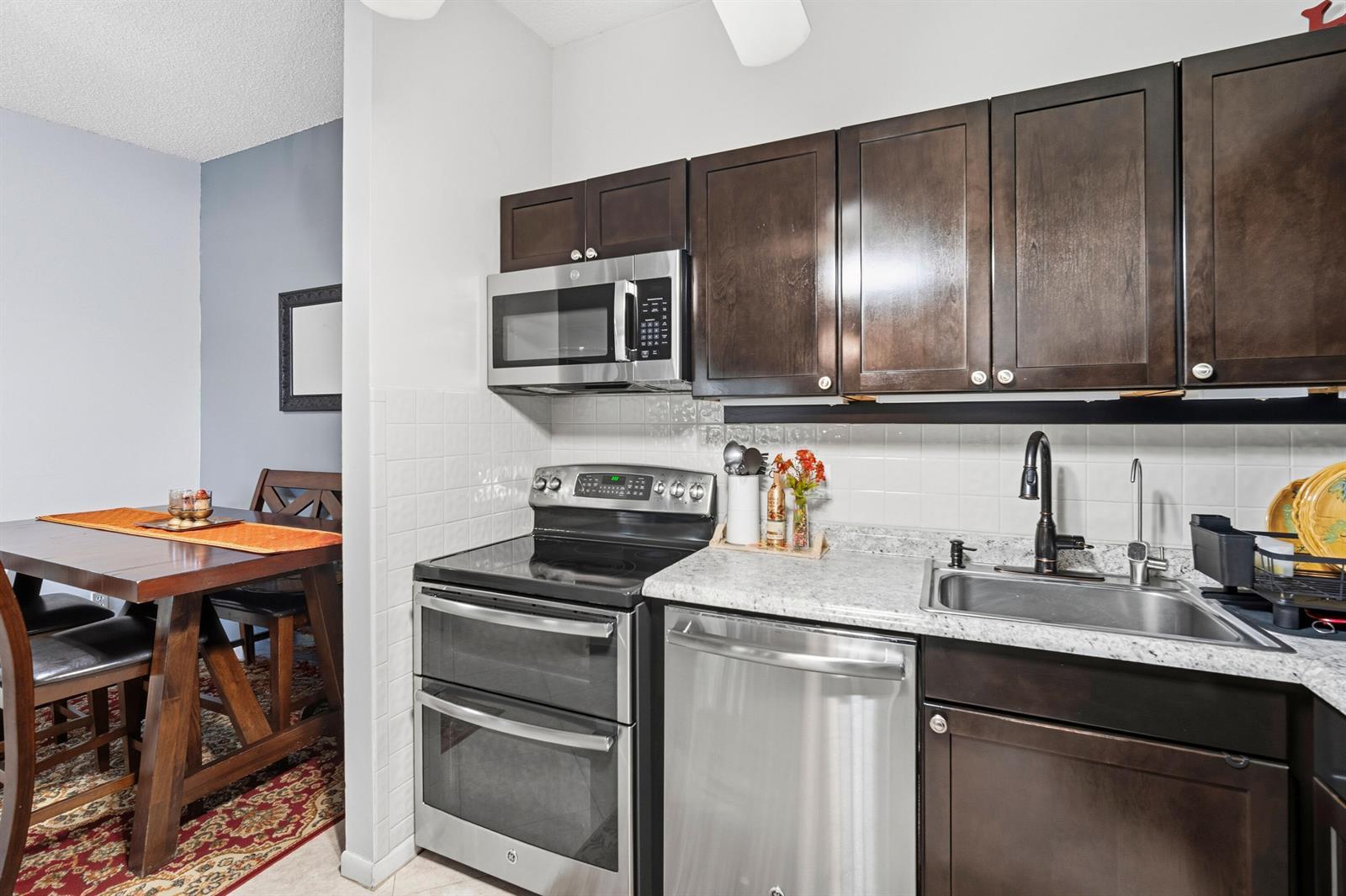 9965 N BELFORT Circle # 209, Tamarac FL 33321 photo 3