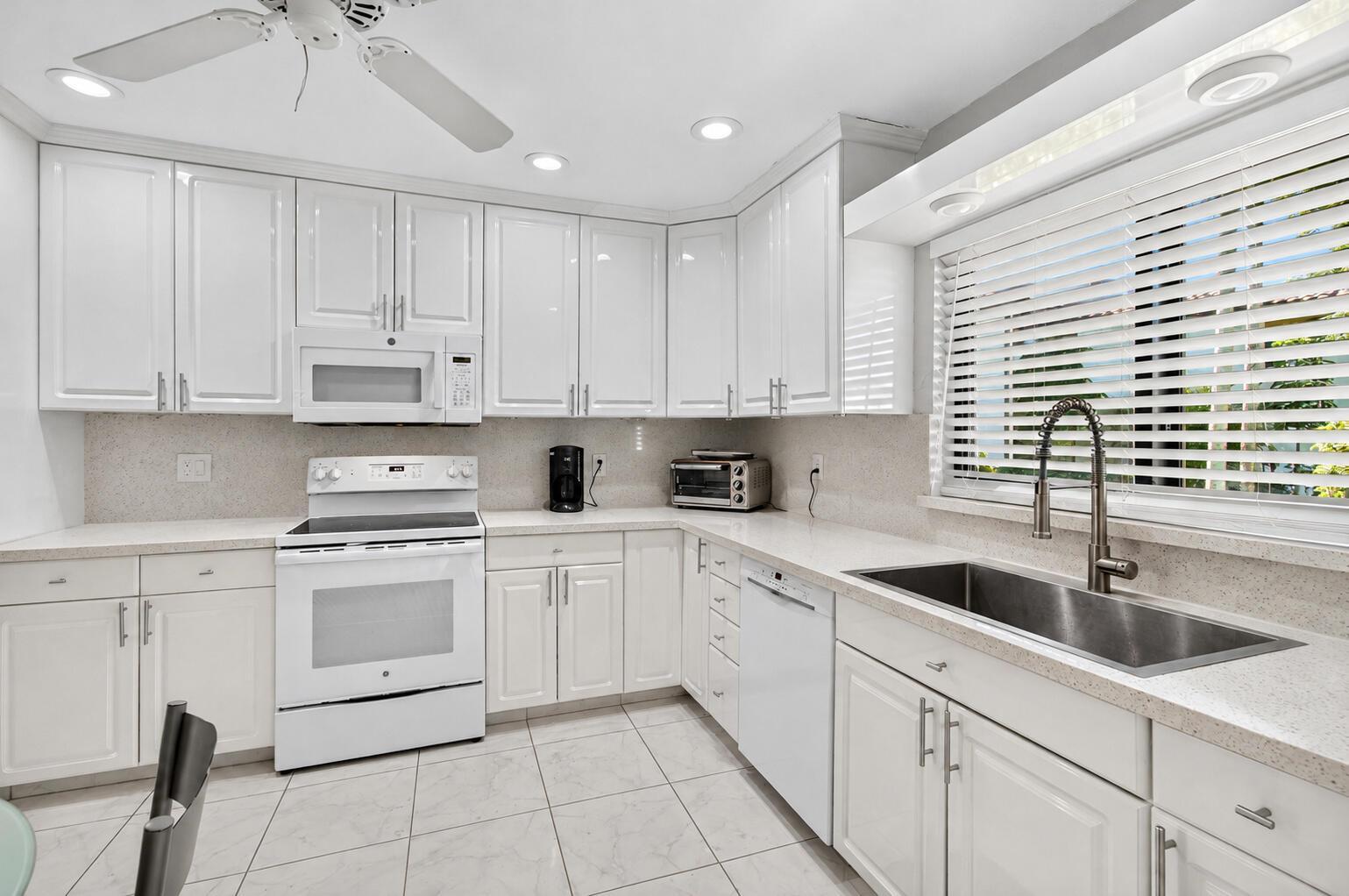 21923 Arriba Real, Boca Raton FL 33433 photo 3
