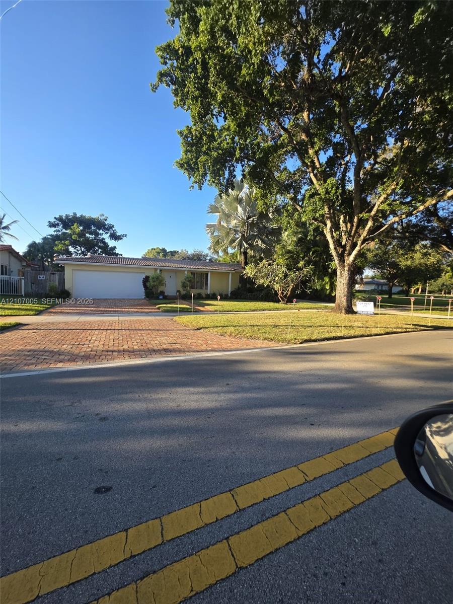 6325 Miami Lakeway, Miami Lakes FL 33014 photo 2
