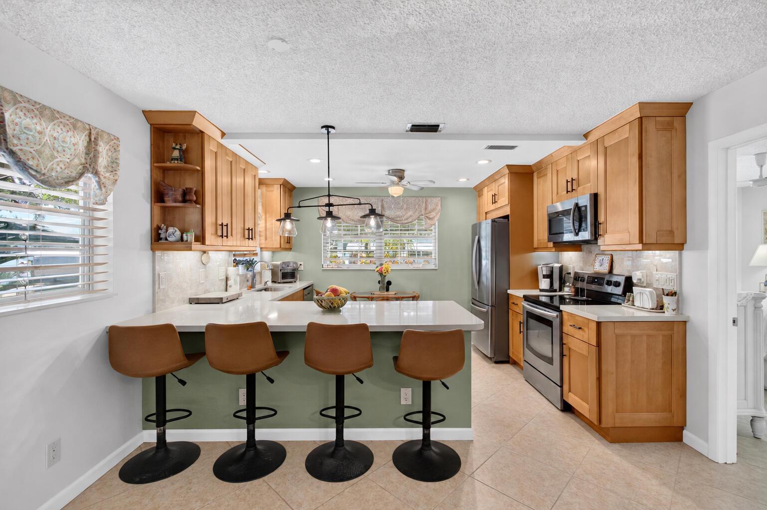 842 Meadowlark Lane, Delray Beach FL 33445 photo 2
