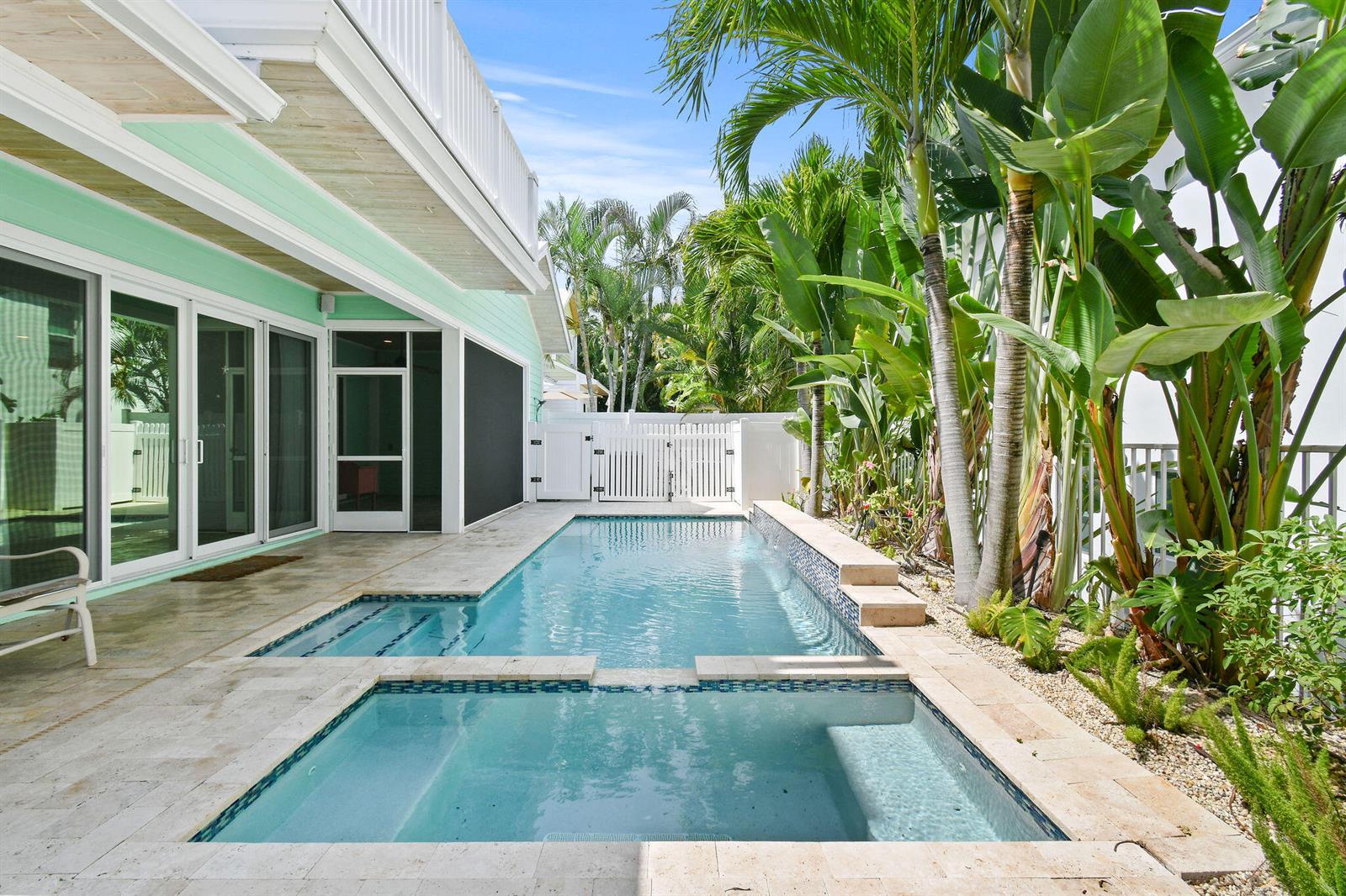 104 Intracoastal Circle, Tequesta FL 33469 photo 3