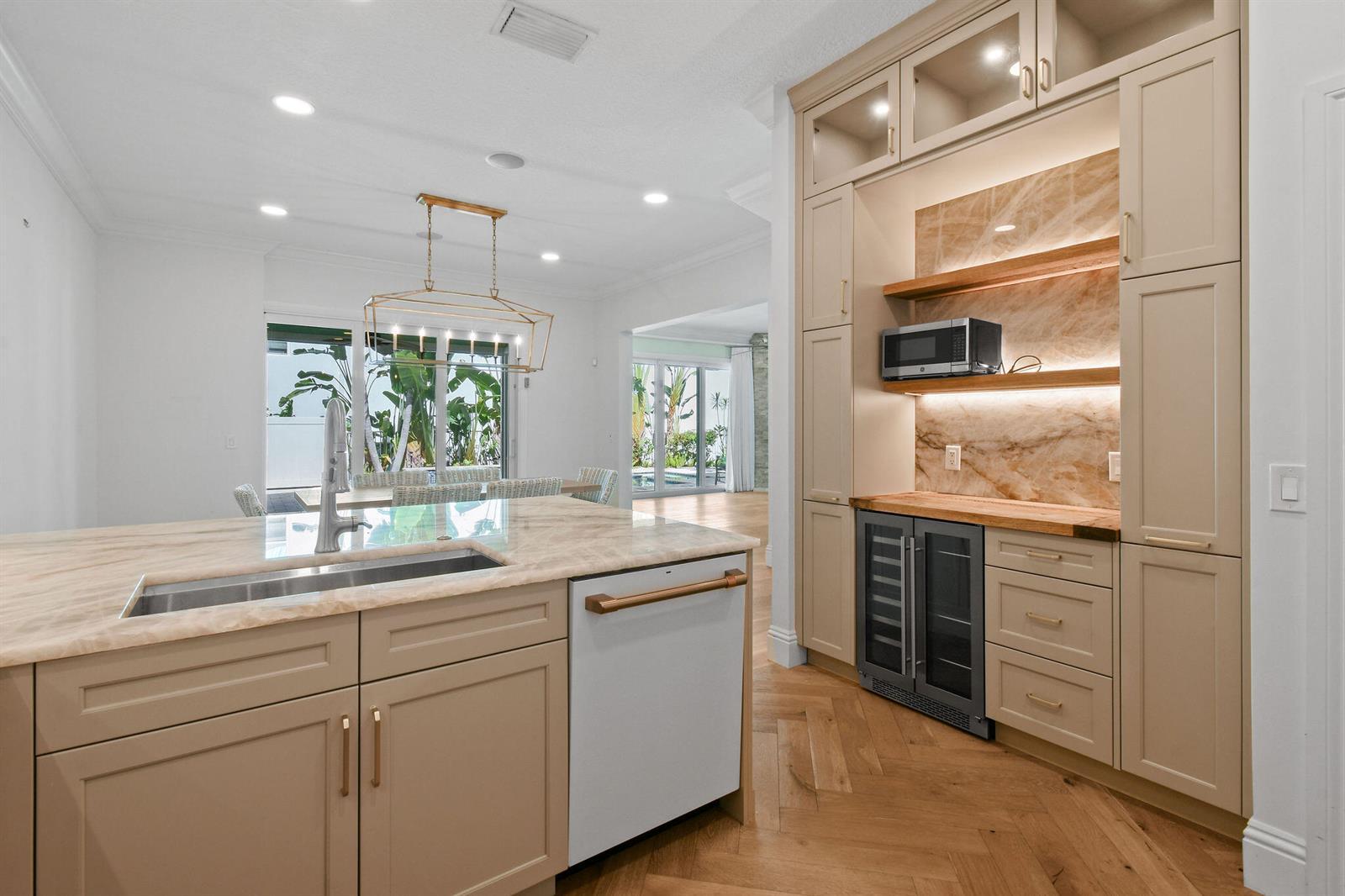 104 Intracoastal Circle, Tequesta FL 33469 photo 5