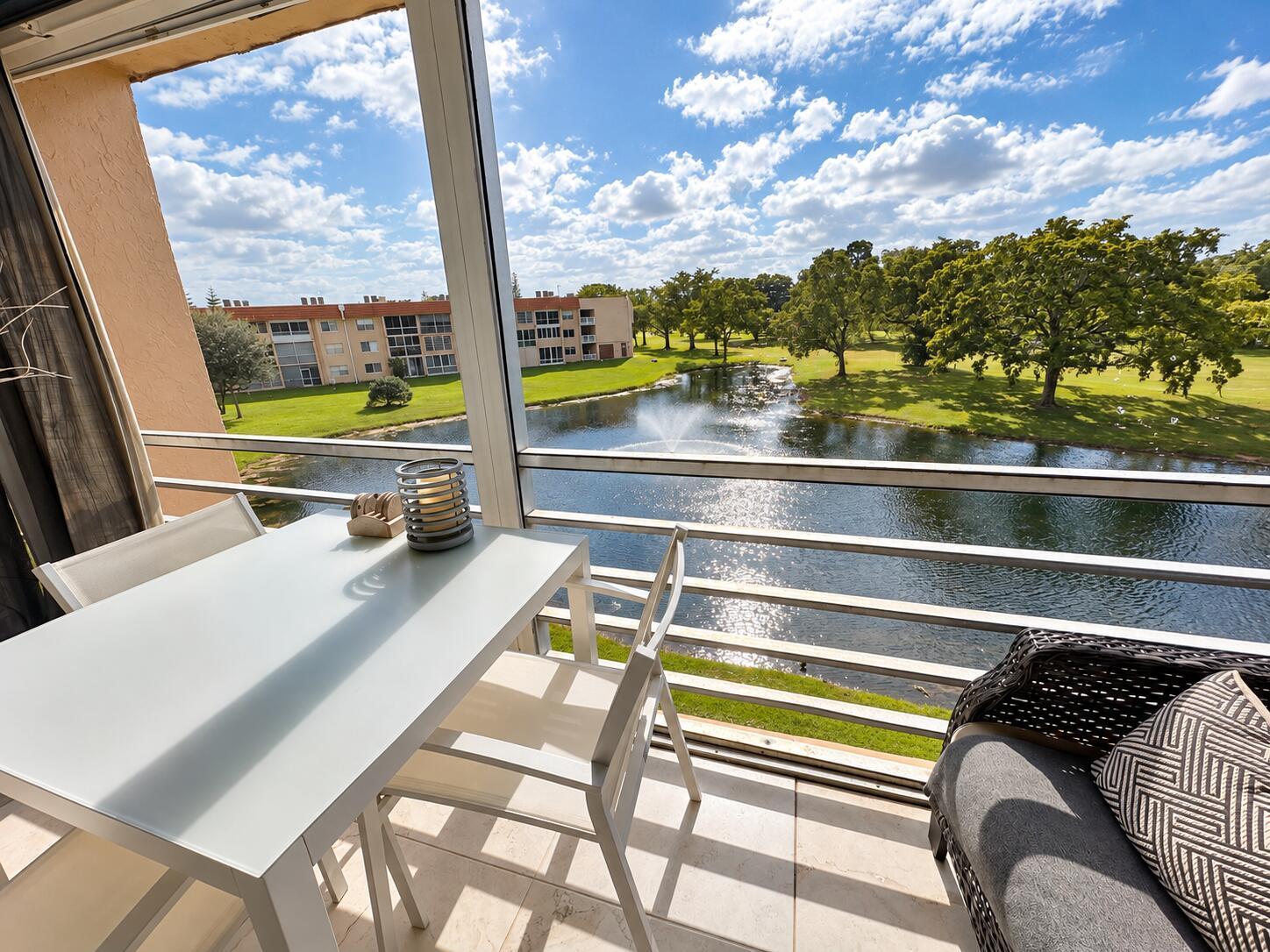 9241 SUNRISE LAKES Boulevard # 308, Sunrise FL 33322 photo 2