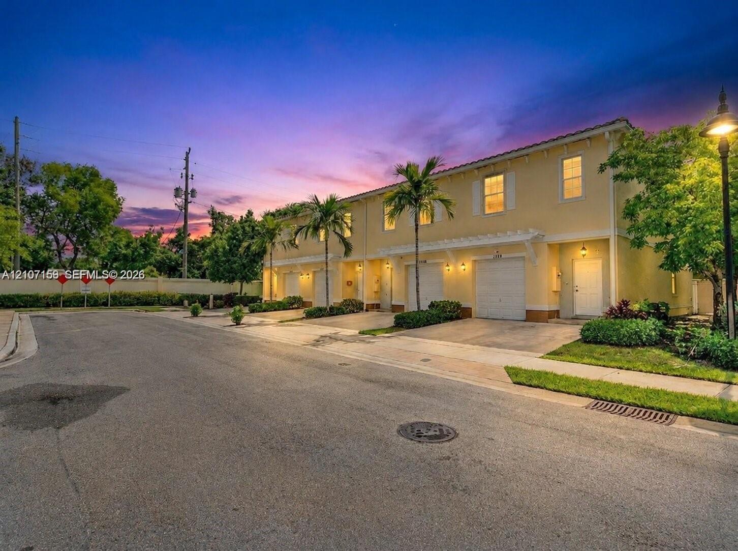 1128 NW 40th Ter, Lauderhill FL 33313 photo 2