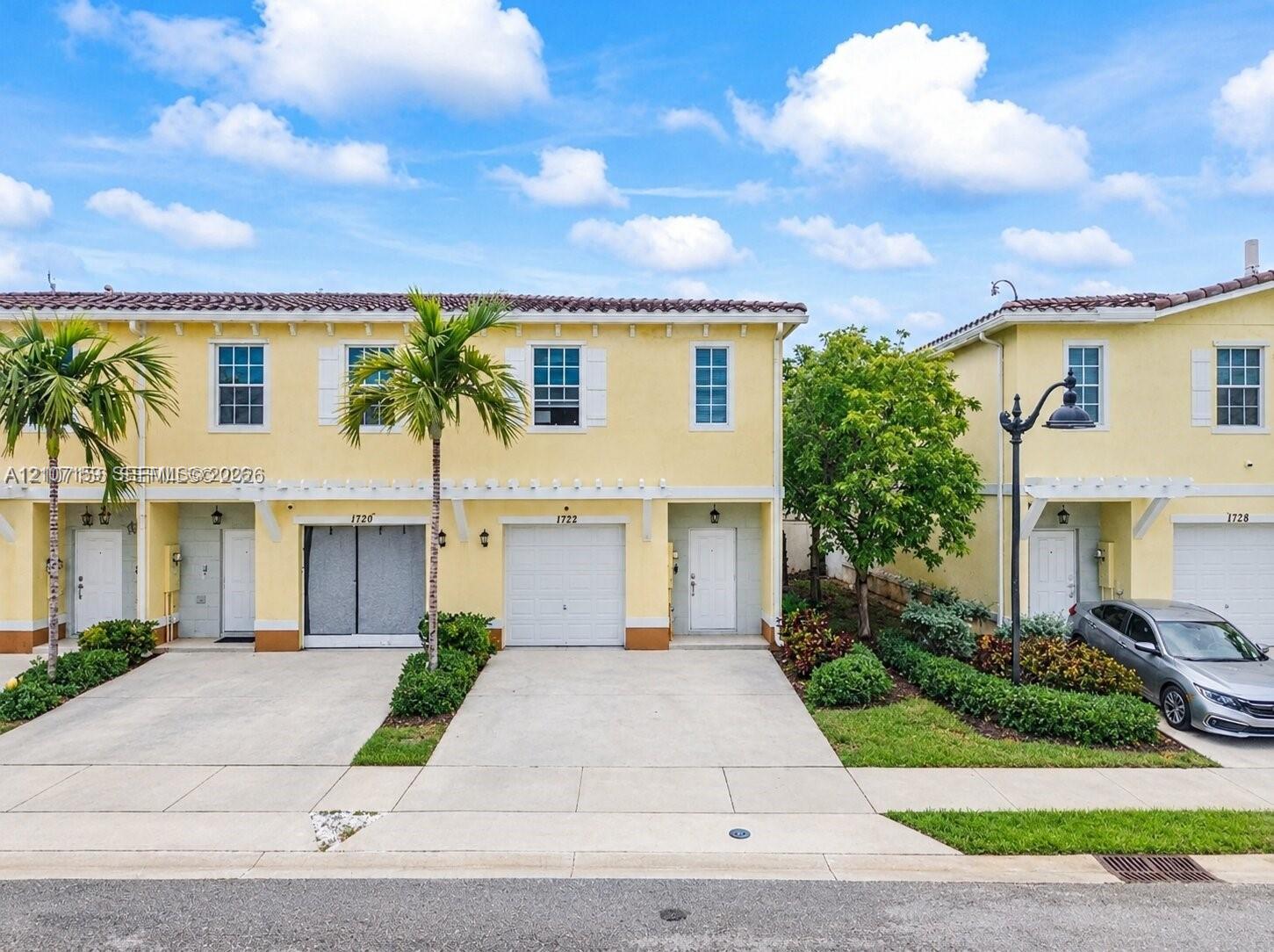 1128 NW 40th Ter, Lauderhill FL 33313 photo 3