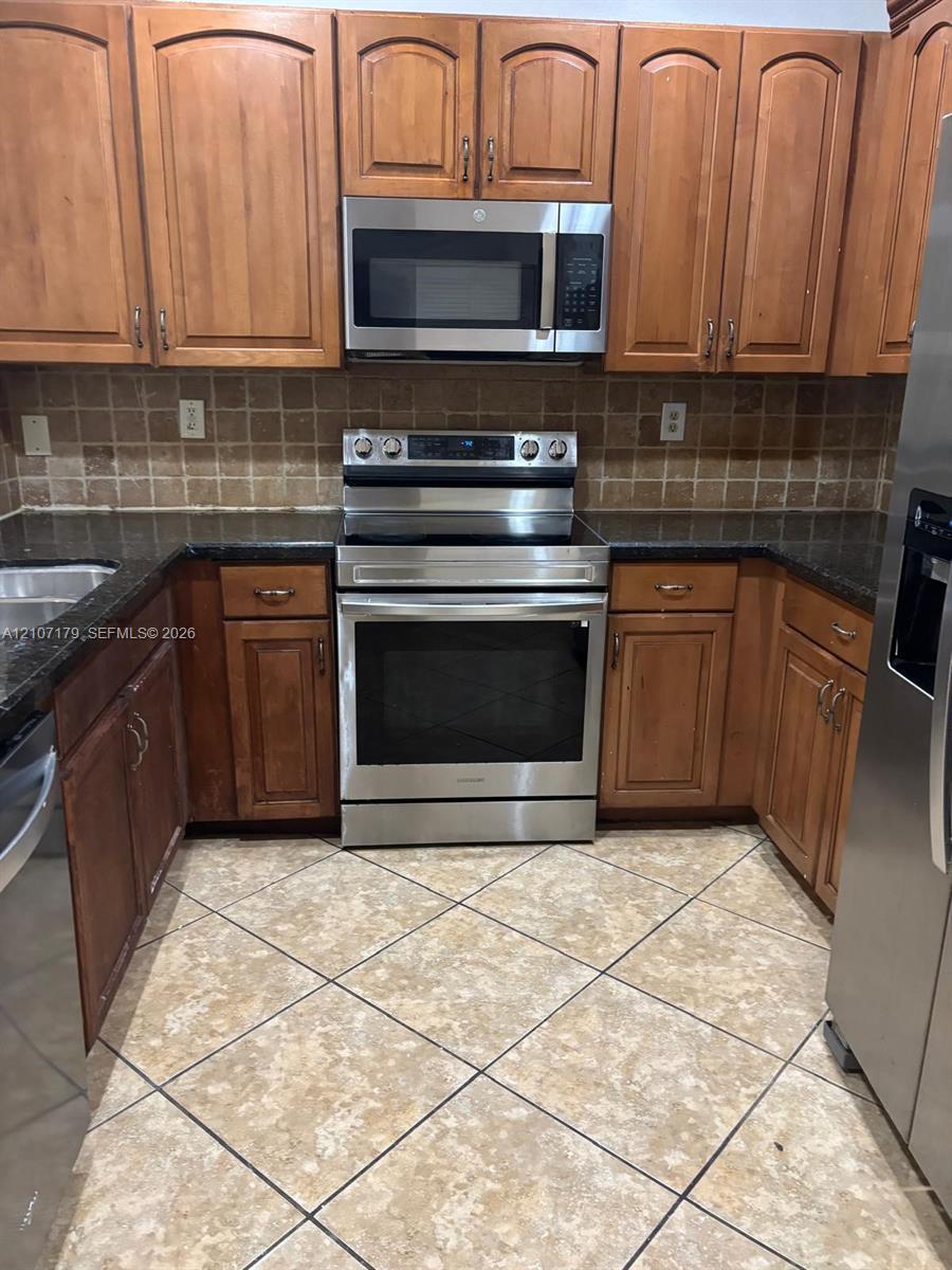 21221 NW 14th Pl # 23, Miami Gardens FL 33169 photo 3