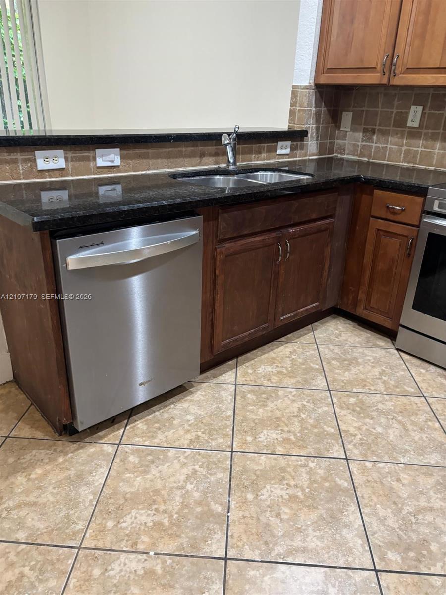 21221 NW 14th Pl # 23, Miami Gardens FL 33169 photo 4