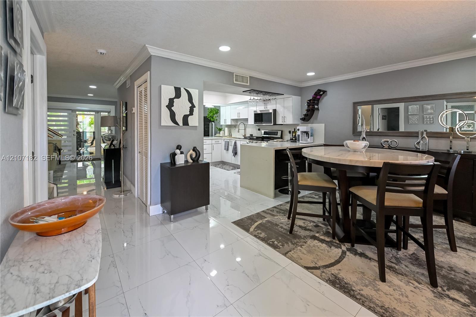 8115 W 8th Ct, Hialeah FL 33014 photo 2