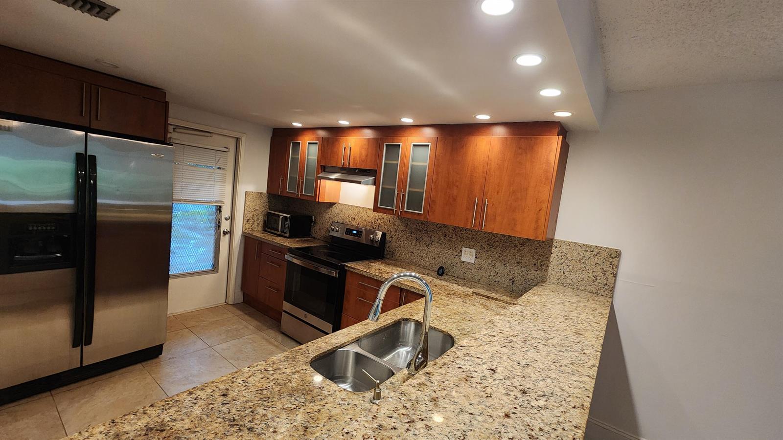 2851 S PALM AIRE Drive # 101, Pompano Beach FL 33069 photo 3