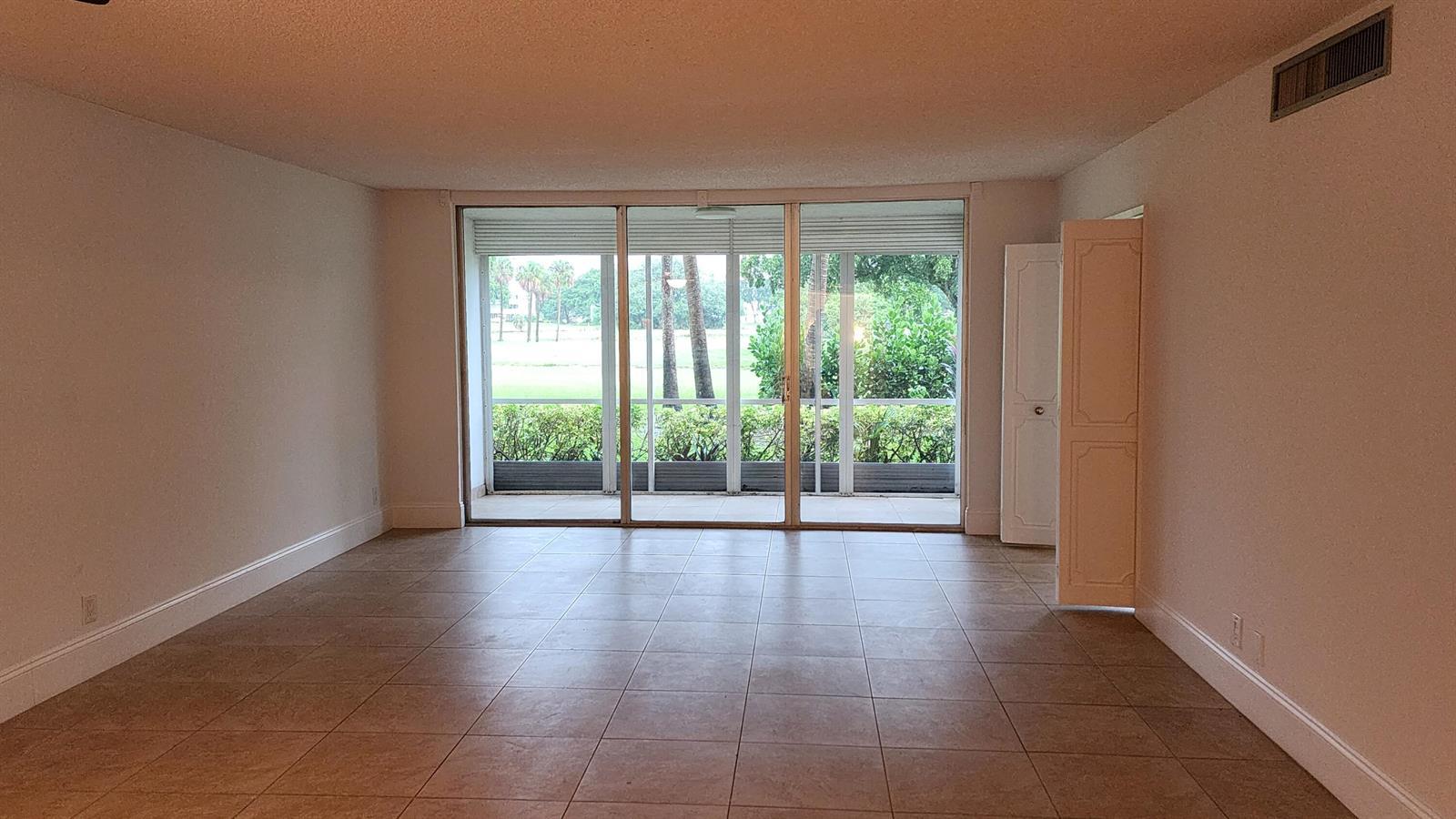 2851 S PALM AIRE Drive # 101, Pompano Beach FL 33069 photo 5