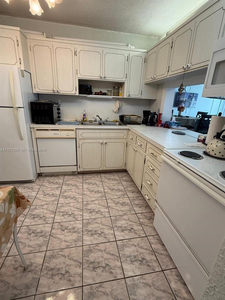 215 SE 3rd Ave # 102D, Hallandale Beach FL 33009 photo 2