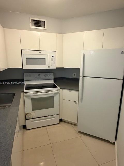 216 Lake Pointe Dr # 127, Oakland Park FL 33309 photo 2