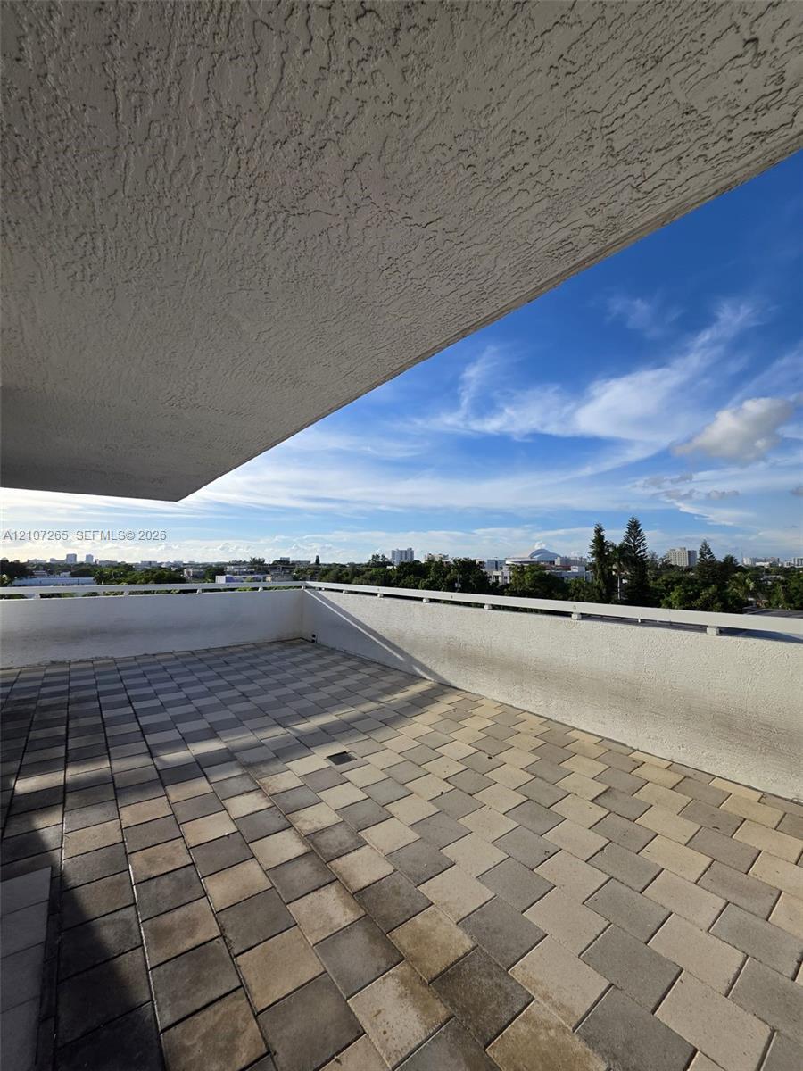 900 SW 8th St # 504, Miami FL 33130