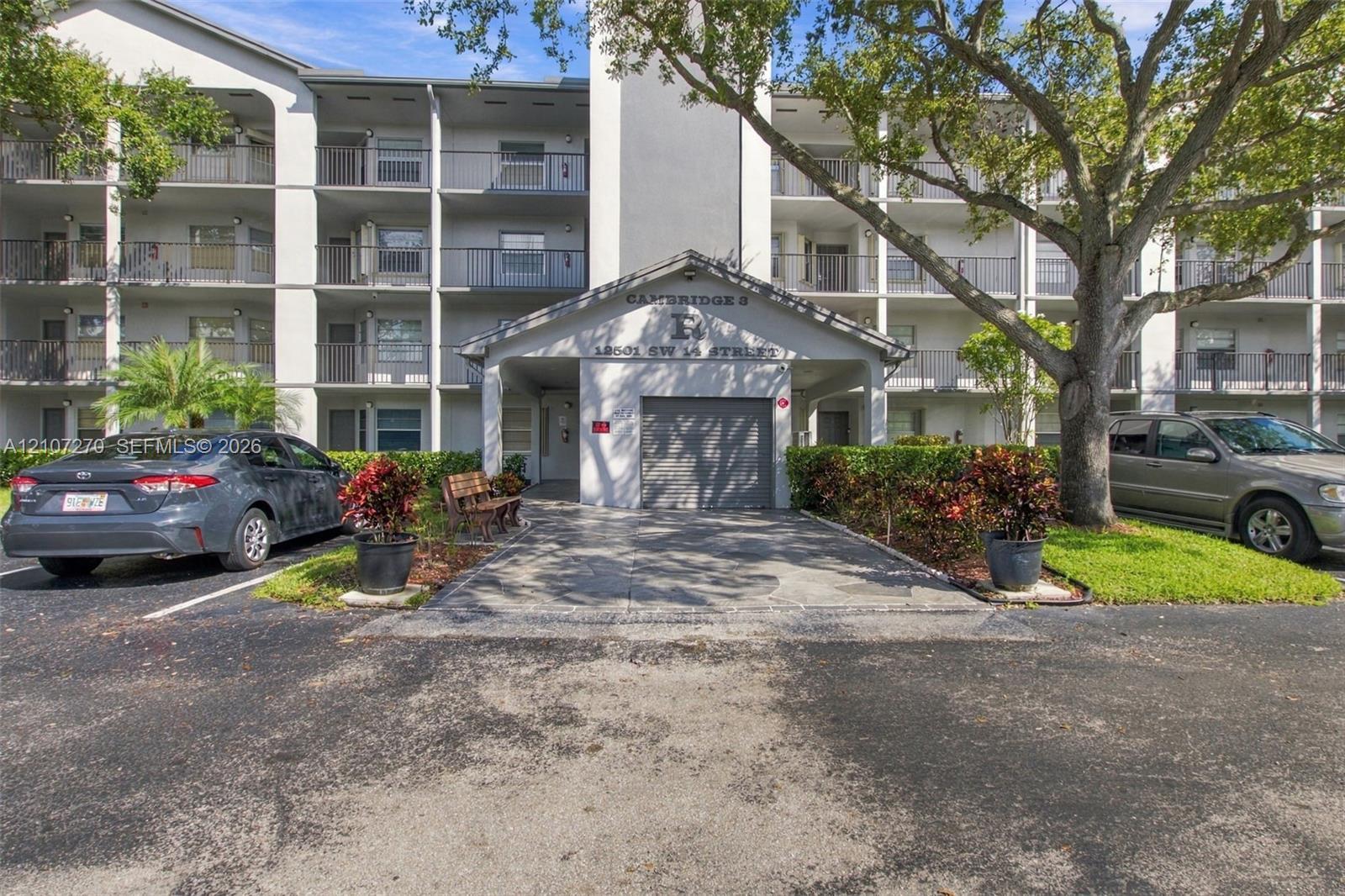 12501 SW 14th St # 311R, Pembroke Pines FL 33027