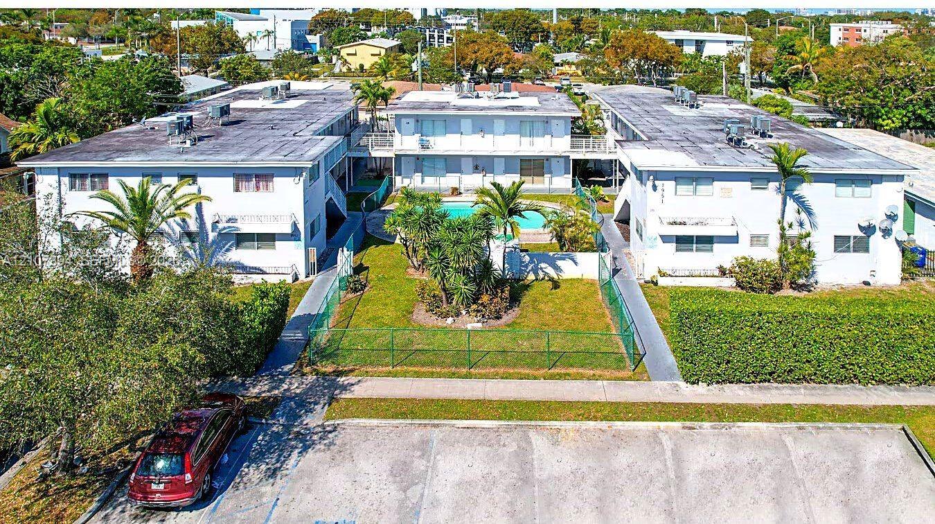 1951 NE 167th St # 3, North Miami Beach FL 33162 photo 4