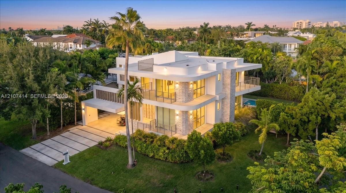315 Cypress Dr, Key Biscayne FL 33149 photo 2