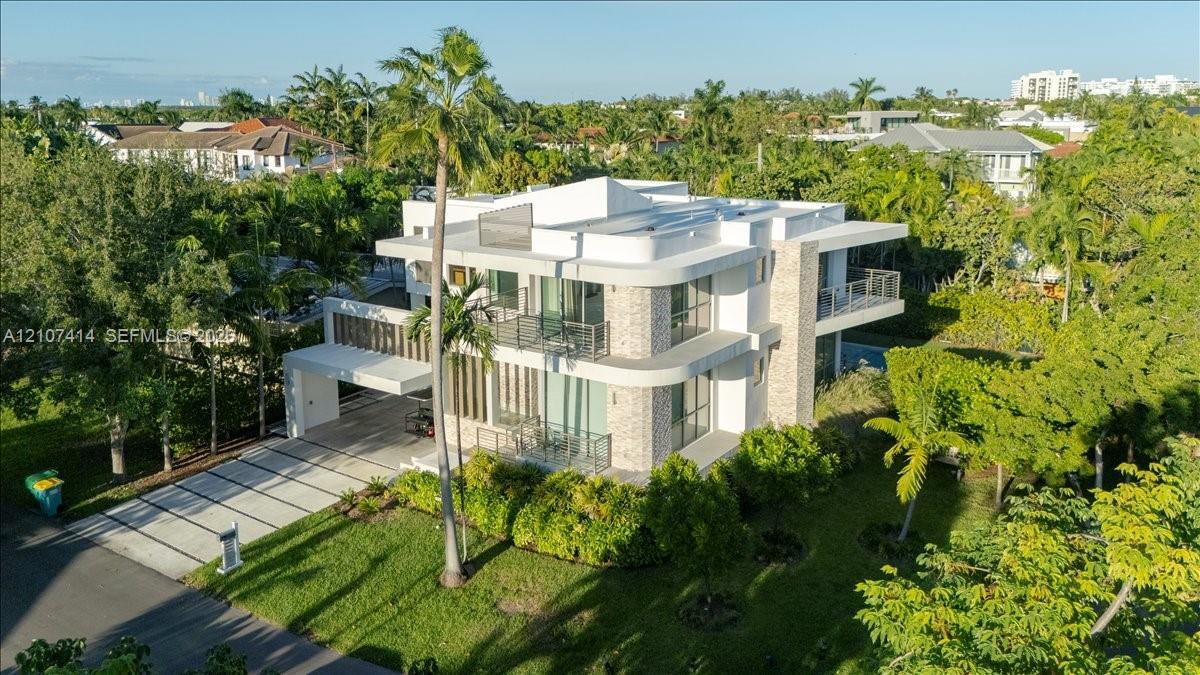 315 Cypress Dr, Key Biscayne FL 33149