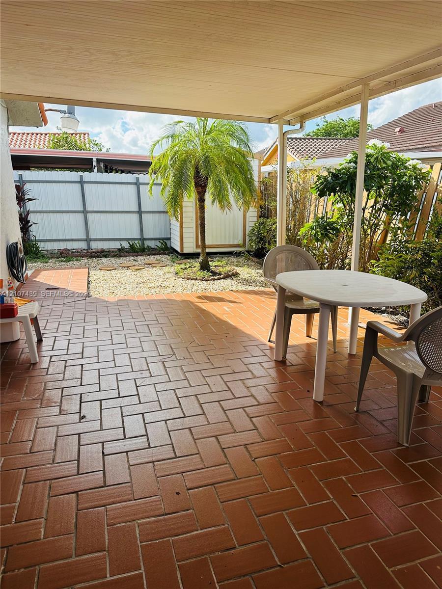 2549 W 73rd Pl, Hialeah FL 33016 photo 5