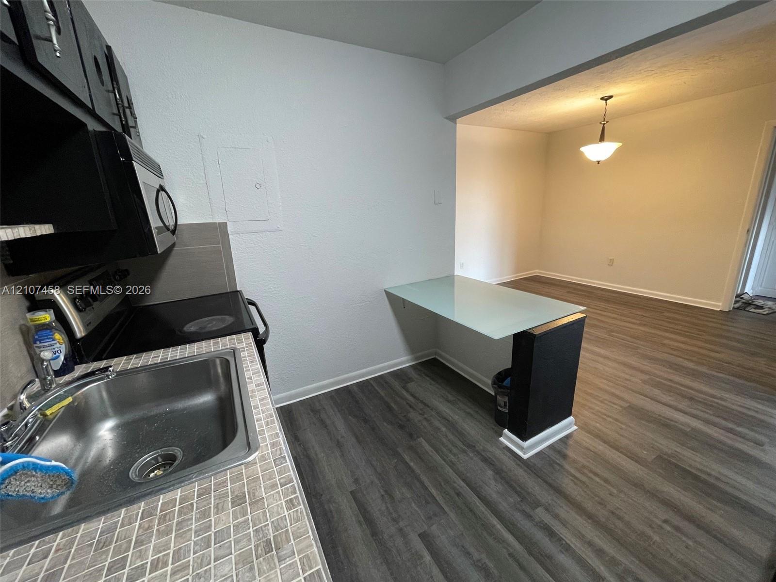 7300 NW 17th St # 421, Plantation FL 33313 photo 2