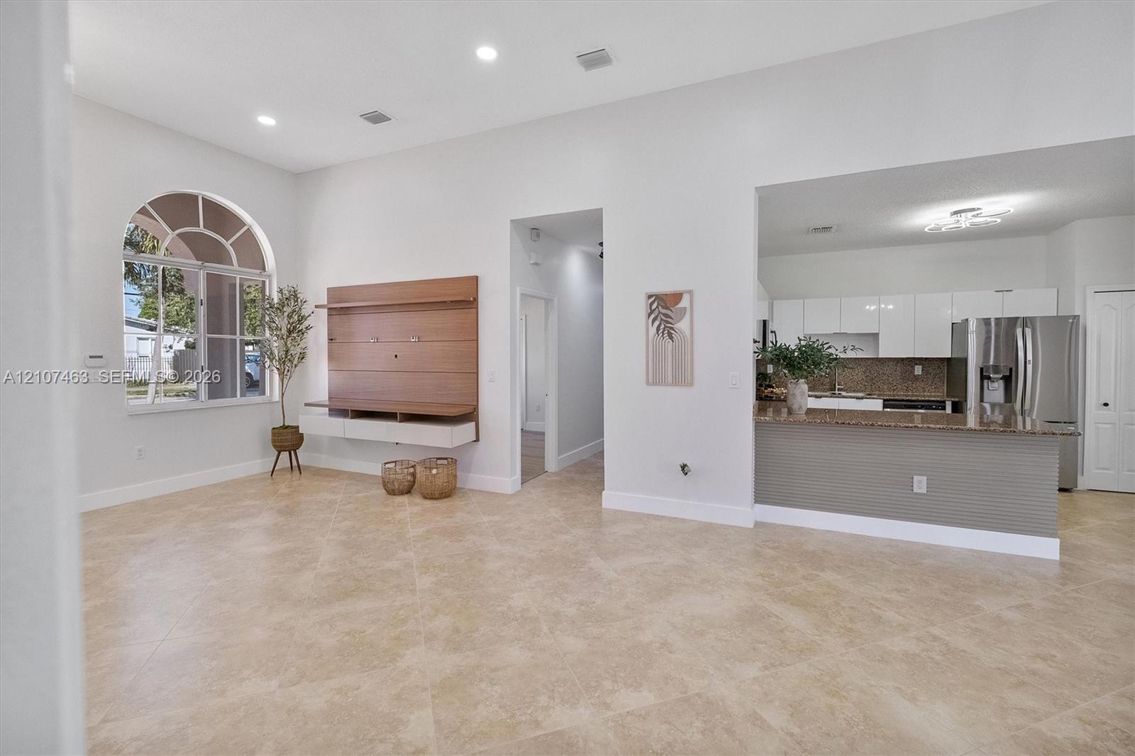 7071 W 6th Ave, Hialeah FL 33014 photo 4