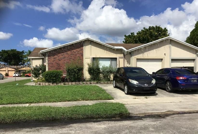 9721 W Daffodil Ln, Miramar FL 33025 photo 3
