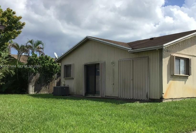 9721 W Daffodil Ln, Miramar FL 33025 photo 4