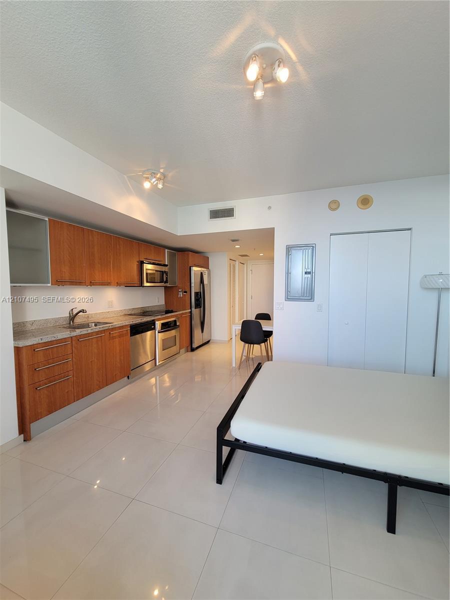 185 SW 7th St # 2806, Miami FL 33130 photo 5