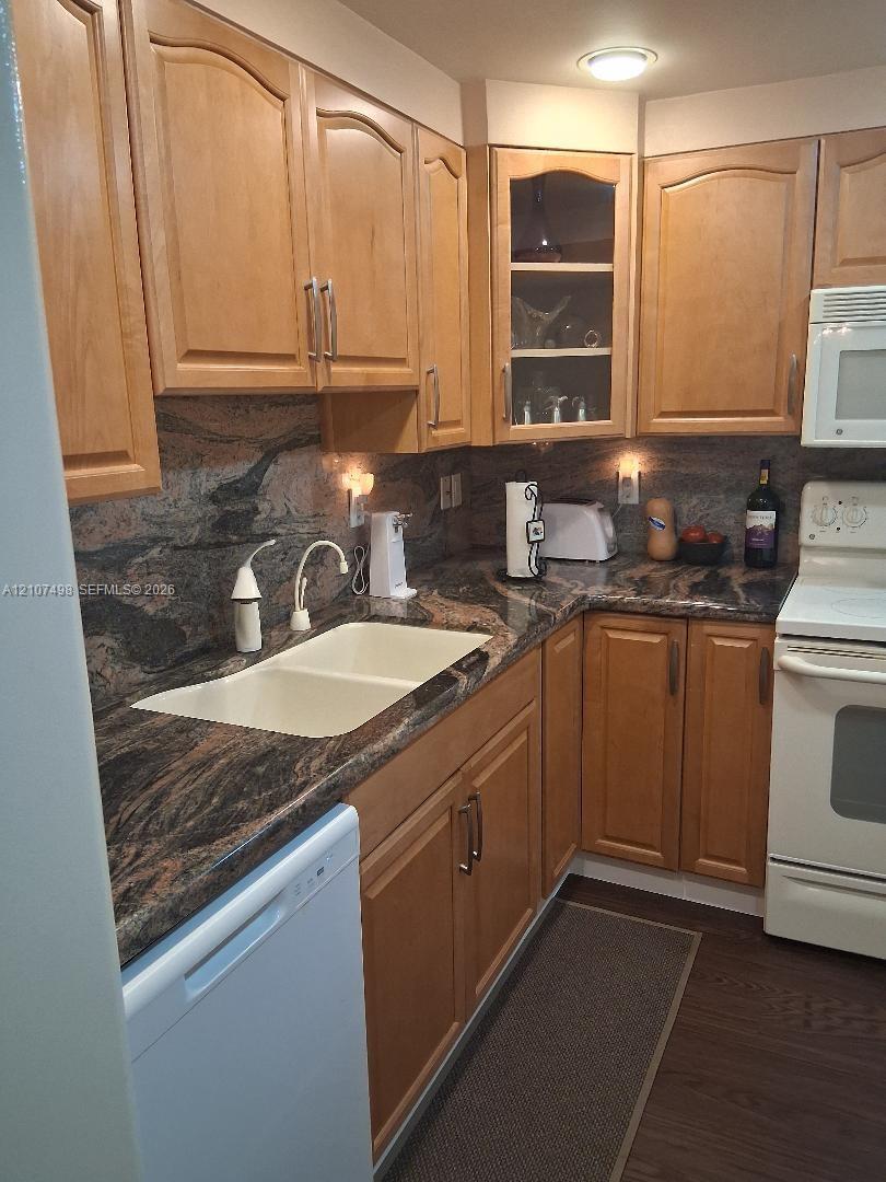 1000 St Charles Pl # 615, Pembroke Pines FL 33026 photo 2