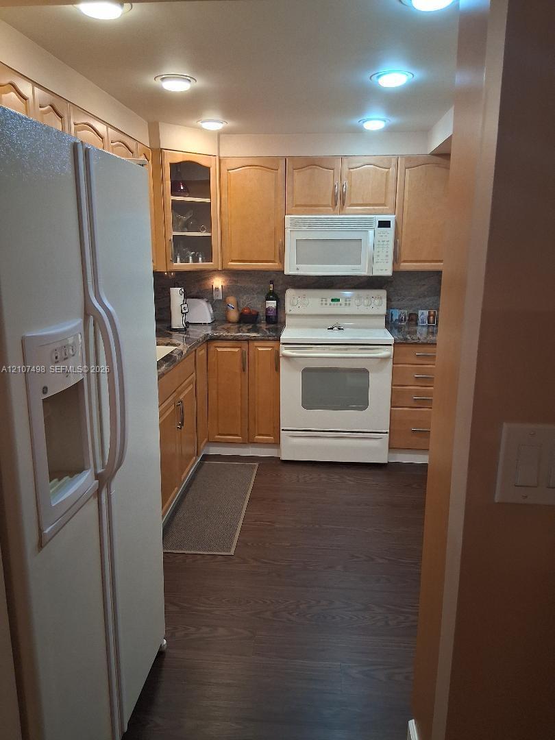 1000 St Charles Pl # 615, Pembroke Pines FL 33026