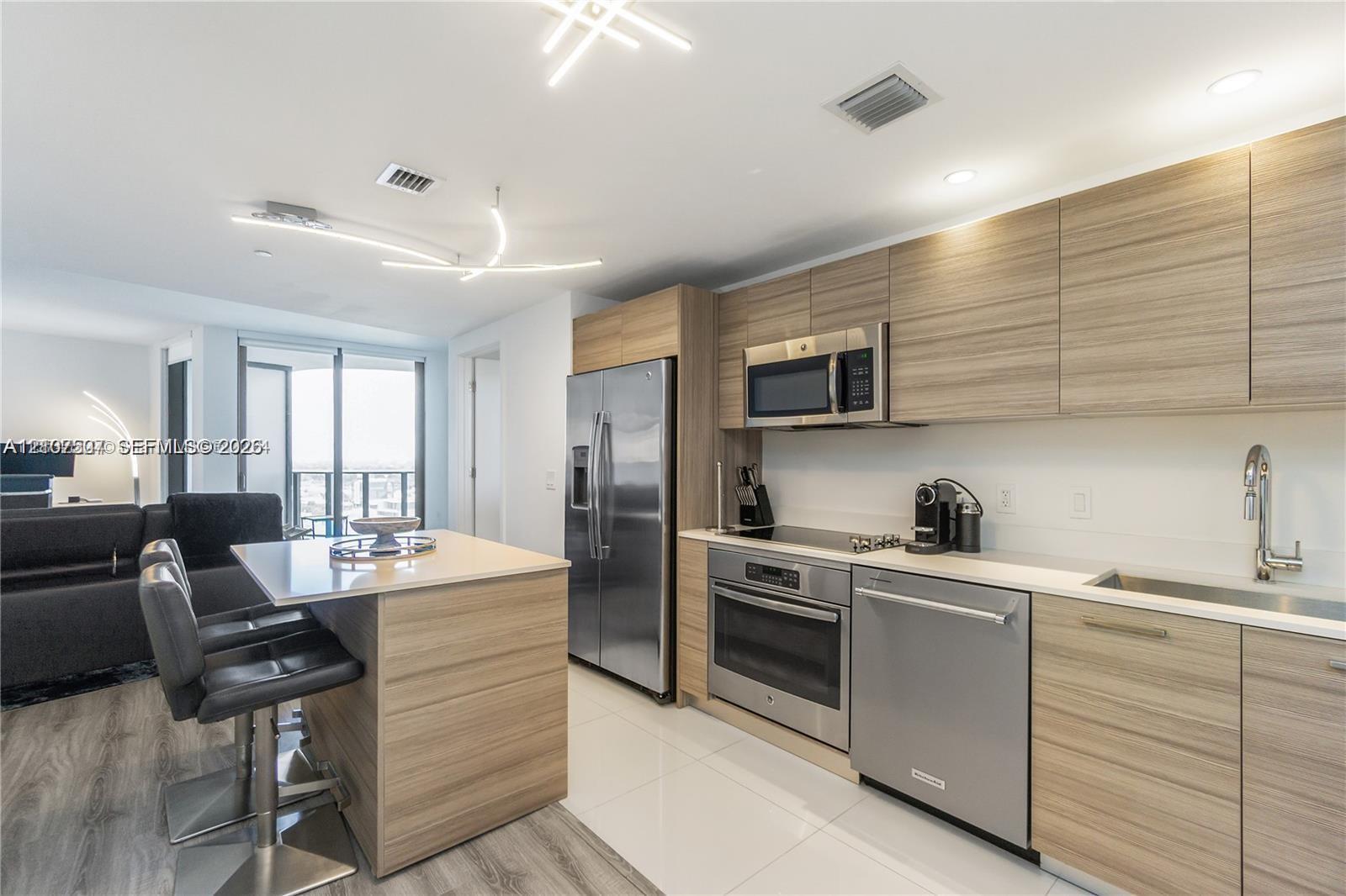 121 NE 34th St # 1614, Miami FL 33137 photo 3