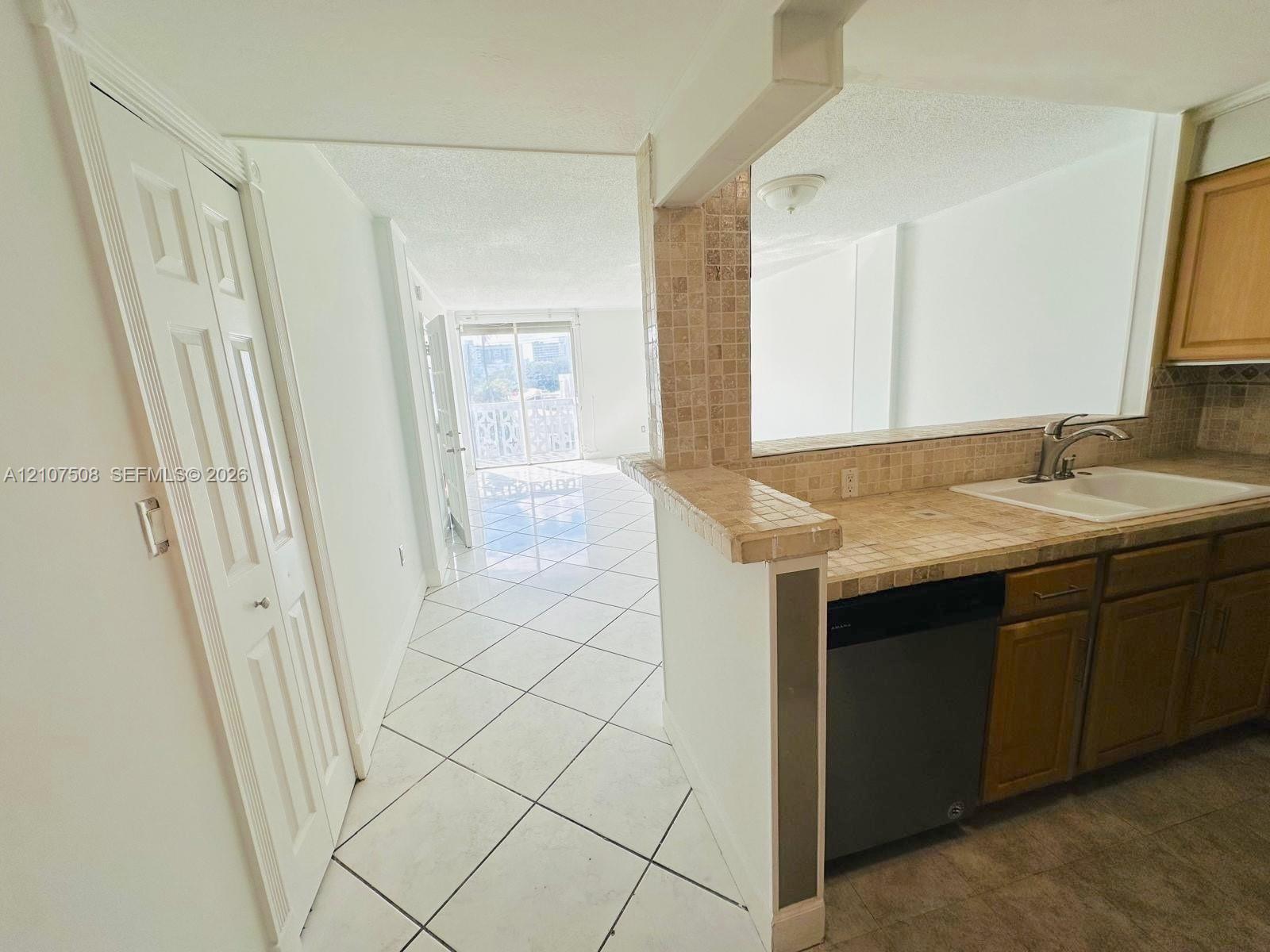 1020 Meridian Ave # 415, Miami Beach FL 33139