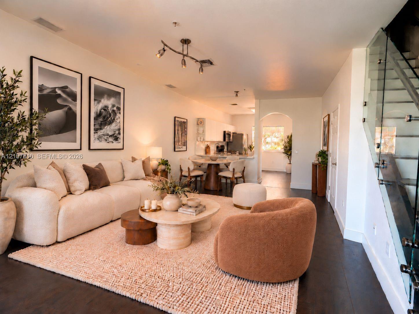 5670 NW 116th Ave # 216, Doral FL 33178