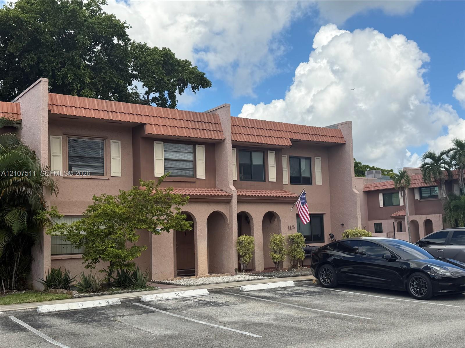 12 S Valencia Dr # 4, Davie FL 33324 photo 2