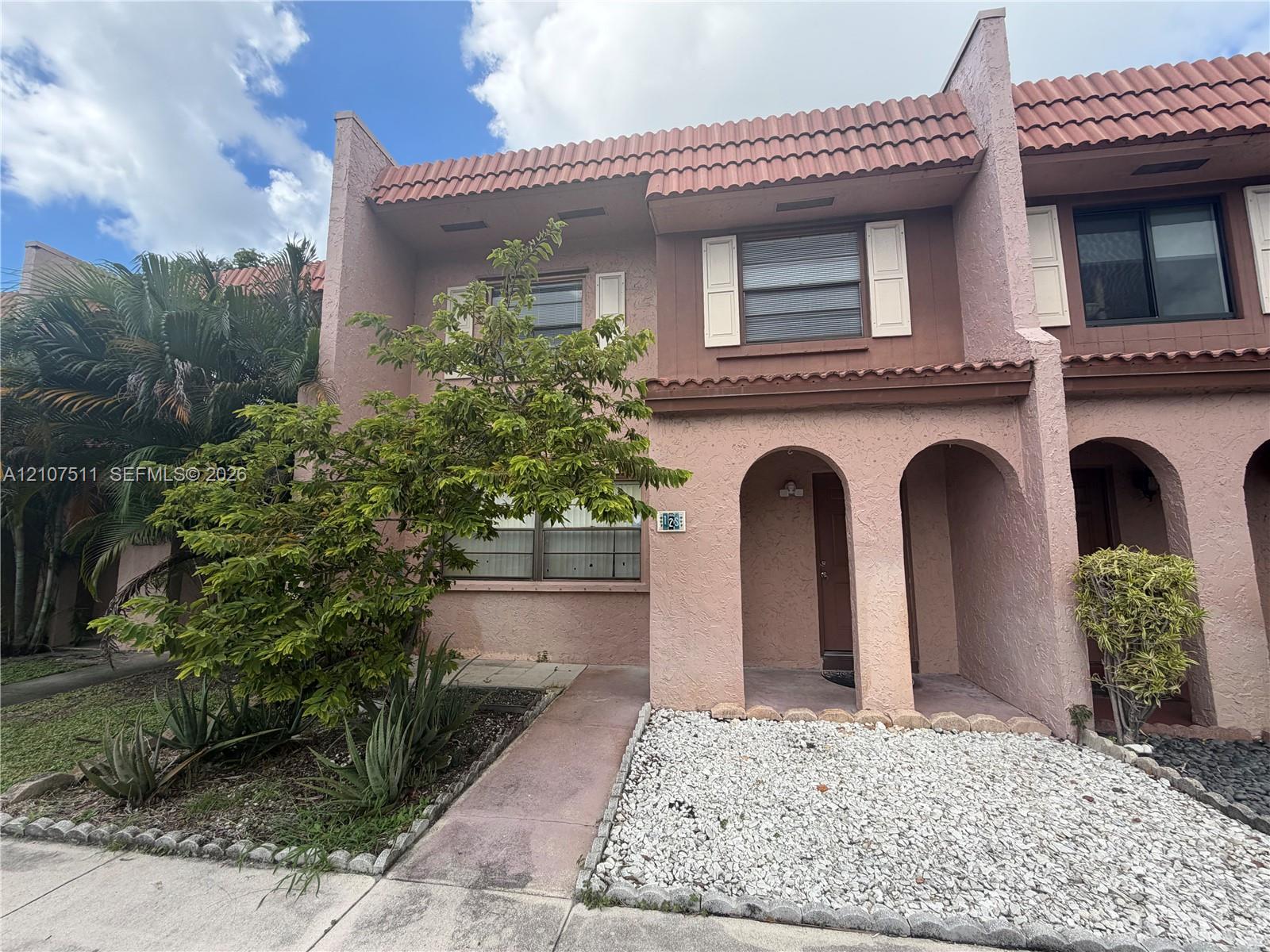 12 S Valencia Dr # 4, Davie FL 33324 photo 3