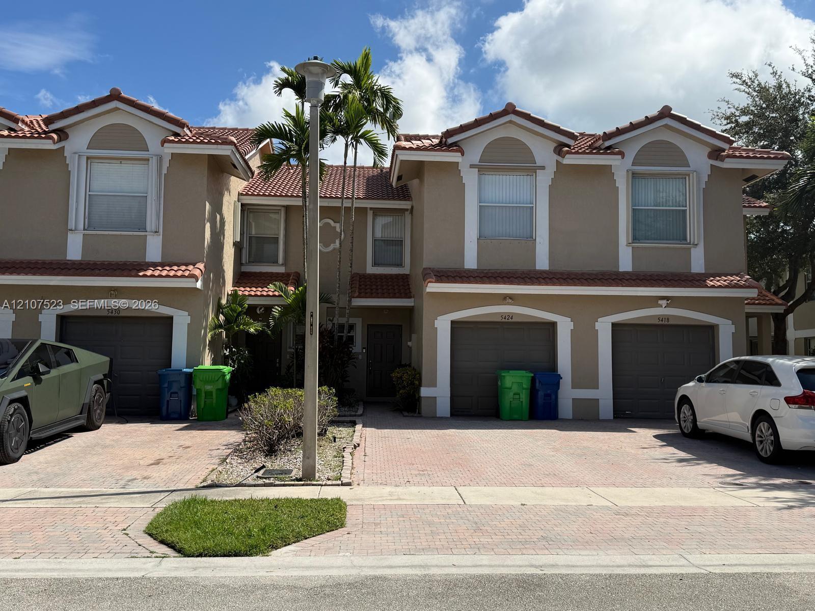 5424 NW 90th Ave, Sunrise FL 33351 photo 2