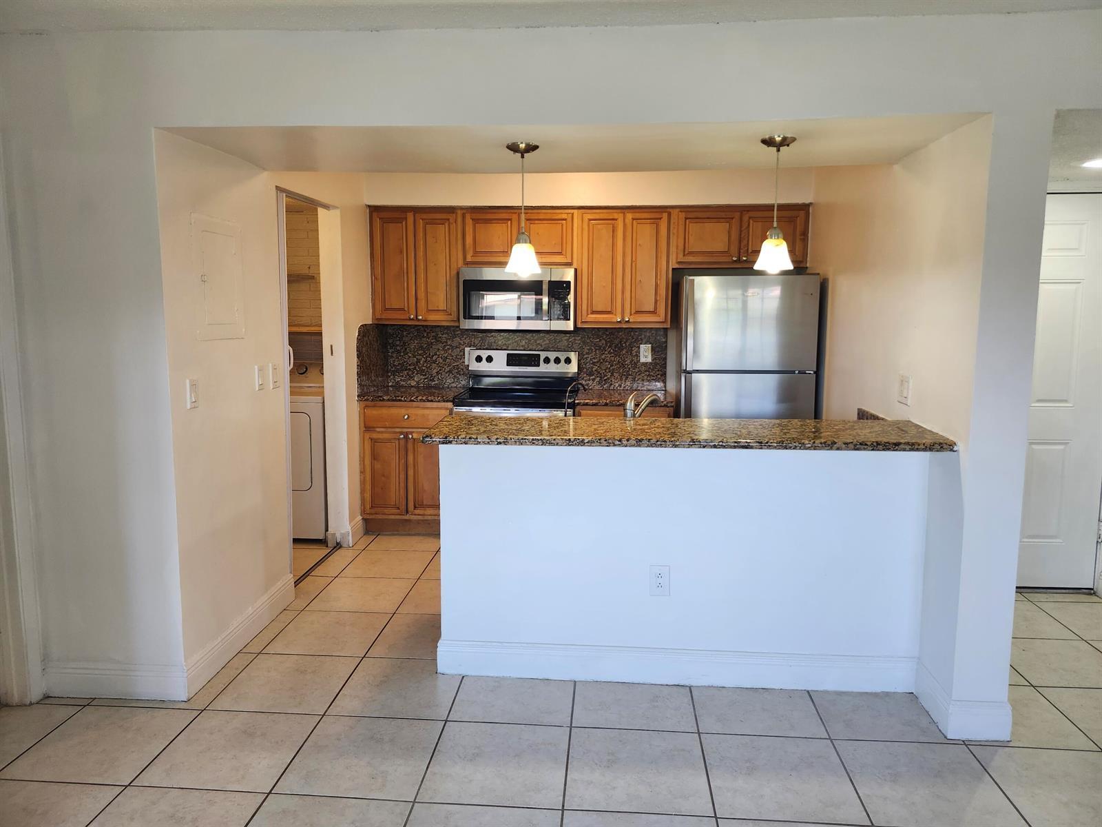 1283 SW 46th Avenue, Pompano Beach FL 33069 photo 2
