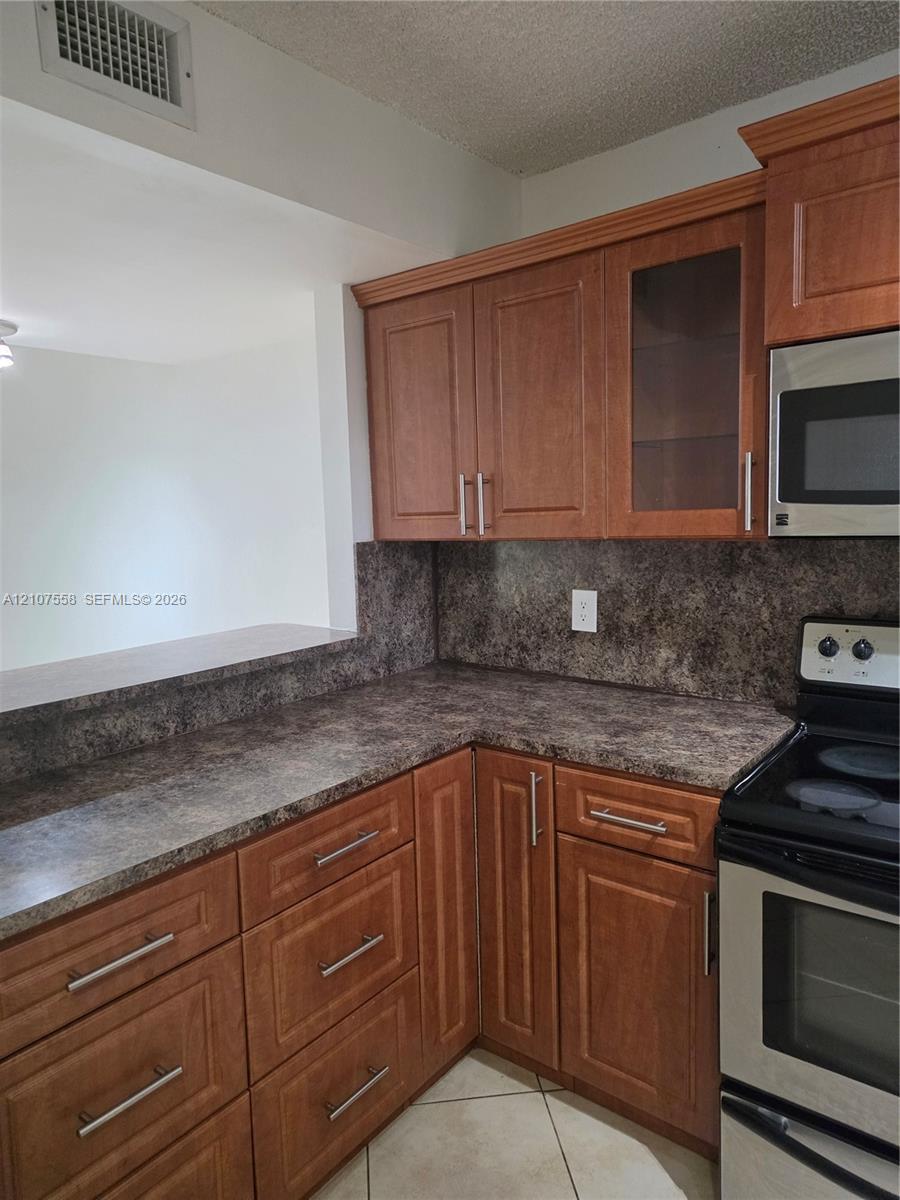 Hialeah, FL 33016 photo 2