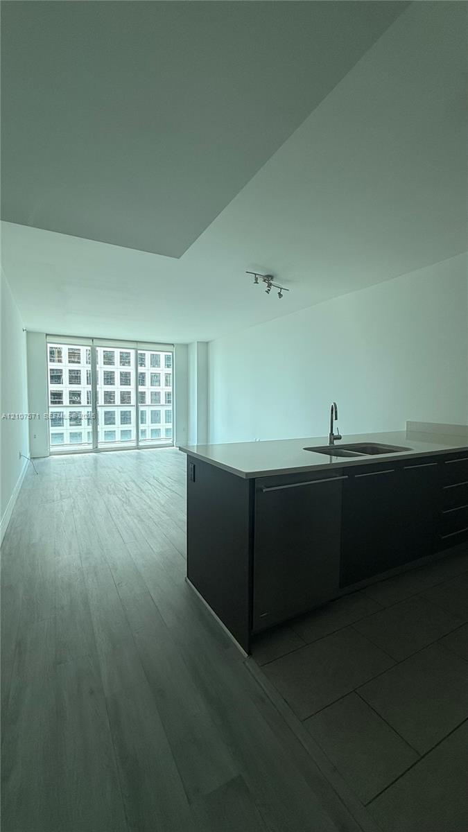 500 Brickell Ave # 2808, Miami FL 33131 photo 2