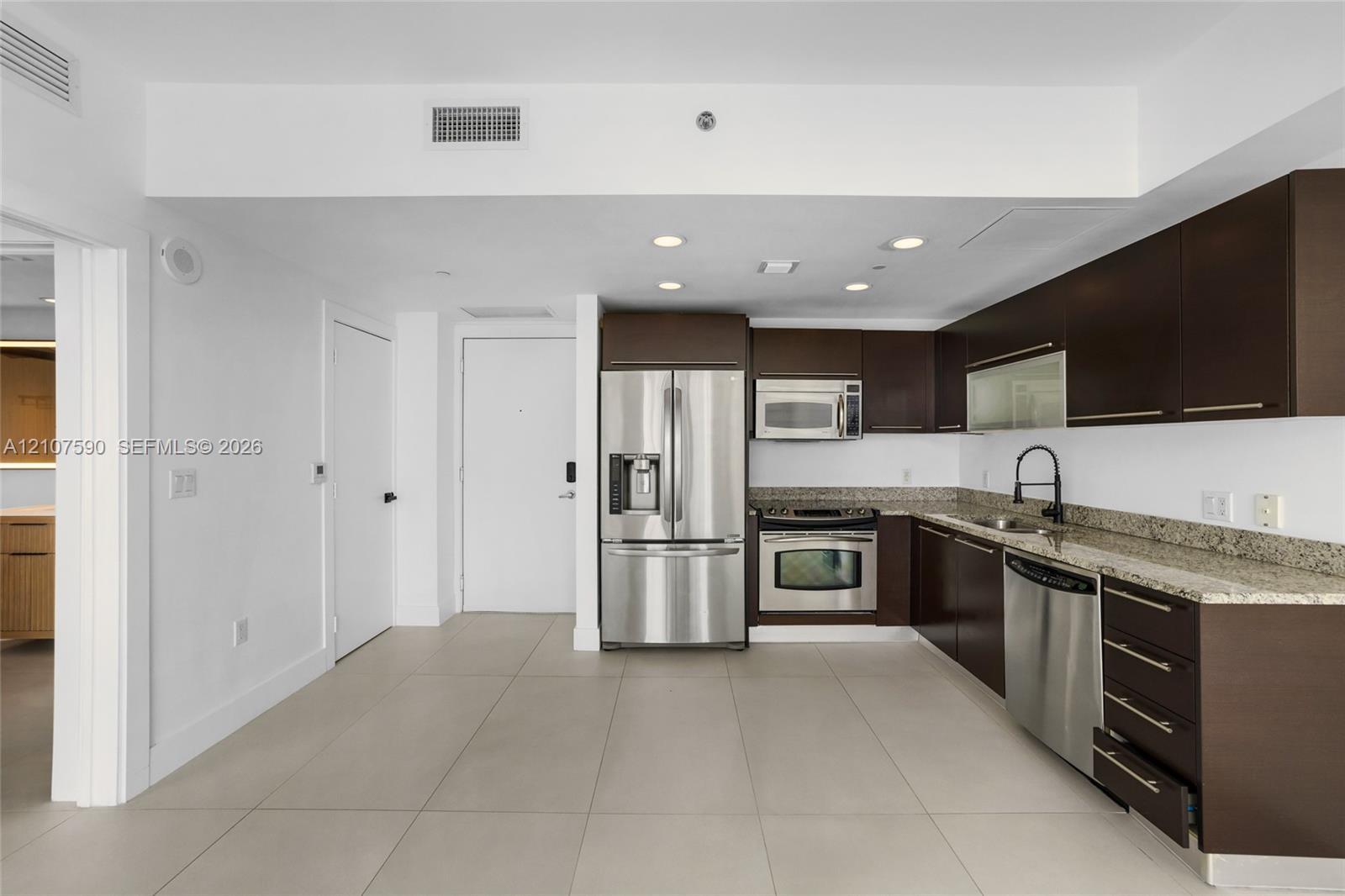 950 Brickell Bay Dr # 2509, Miami FL 33131 photo 4