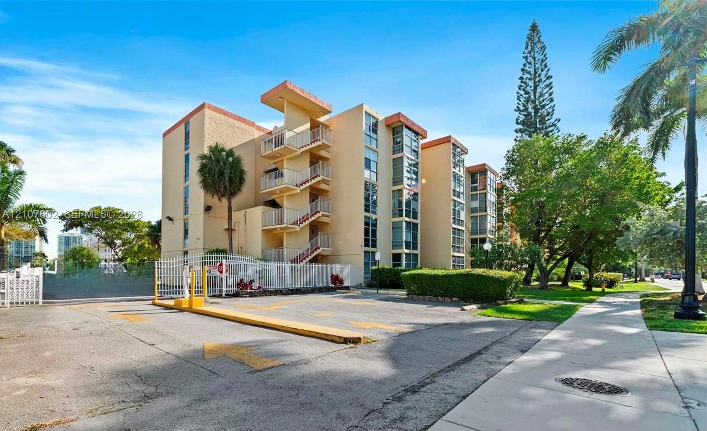 210 172nd St # 542, Sunny Isles Beach FL 33160