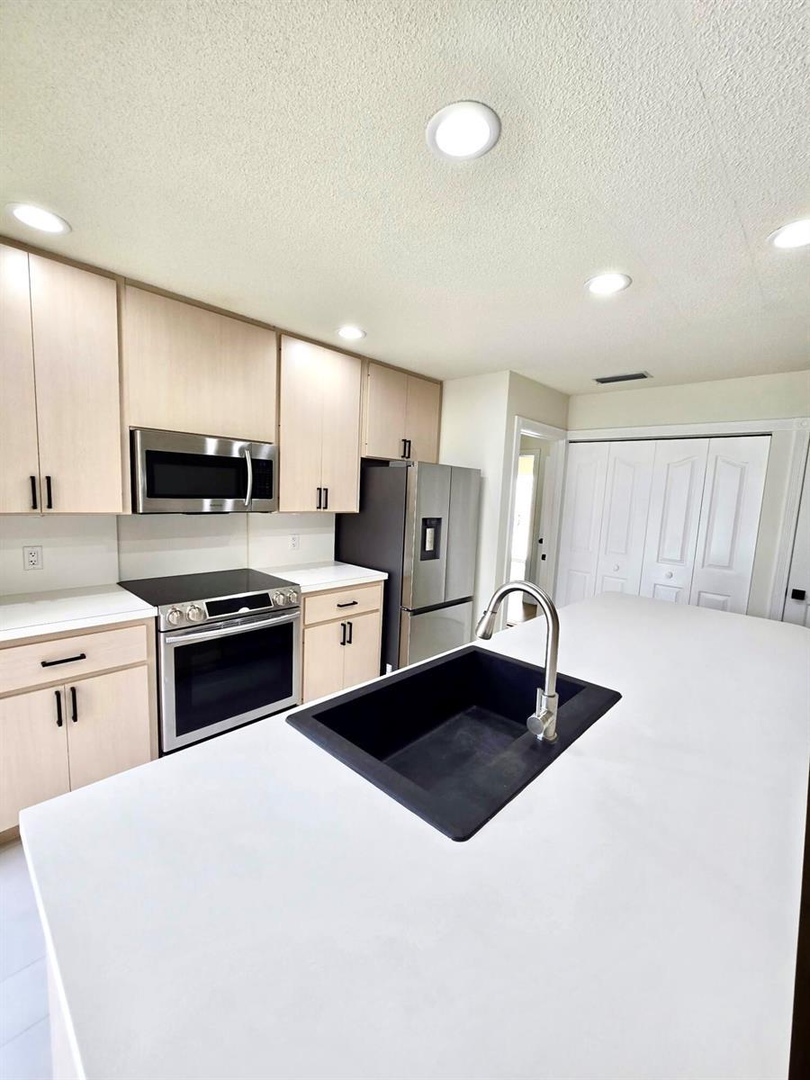 9181 SUN TERRACE Circle # A, Palm Beach Gardens FL 33403 photo 5