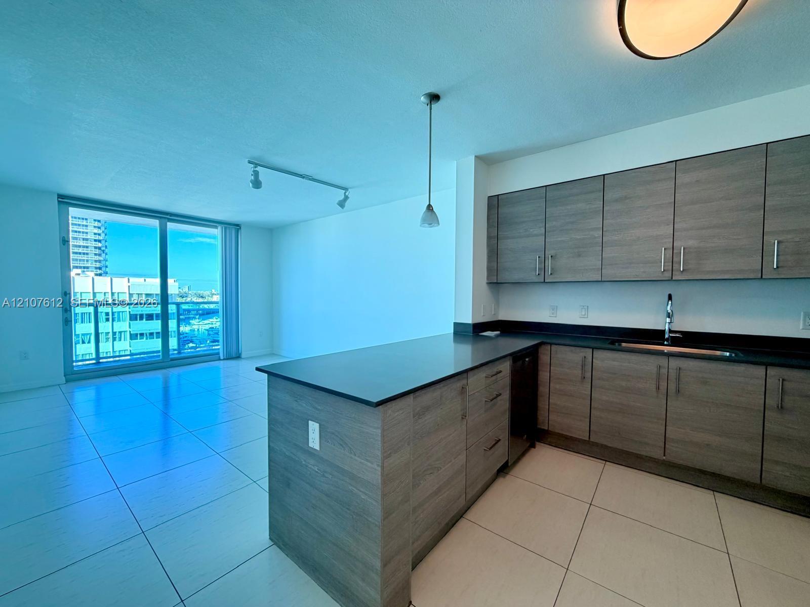 7525 E Treasure Dr # 1006, North Bay Village FL 33141