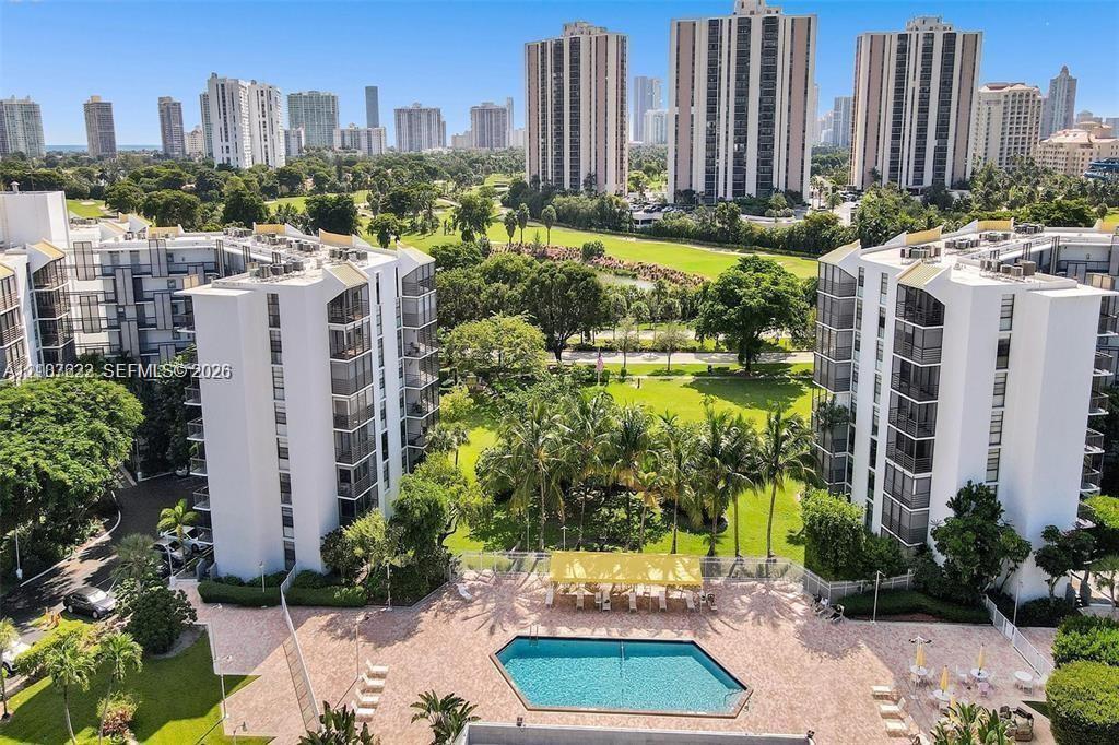 20400 W Country Club Dr # 112, Aventura FL 33180 photo 4