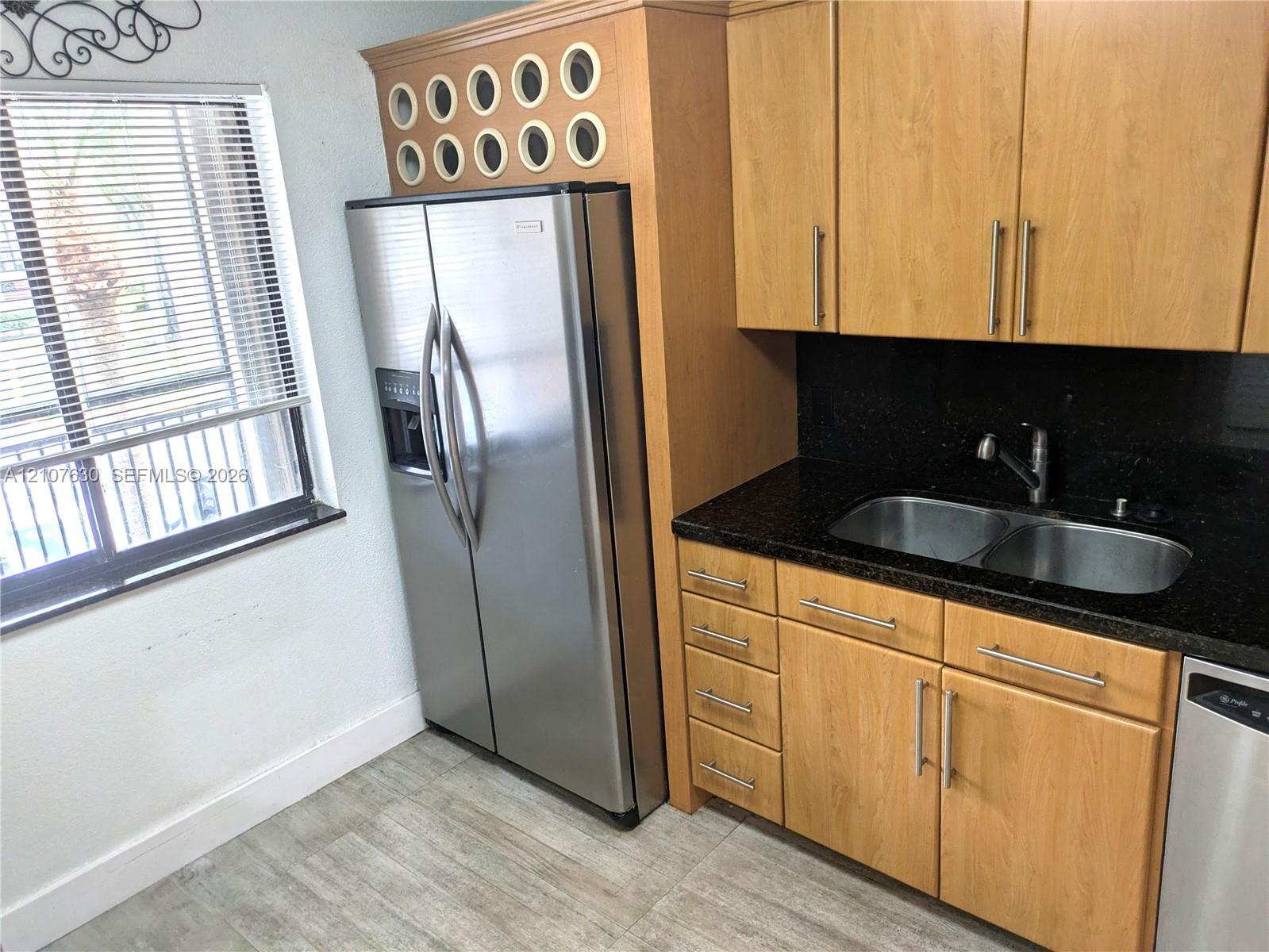 412 Lakeview Dr # 203, Weston FL 33326