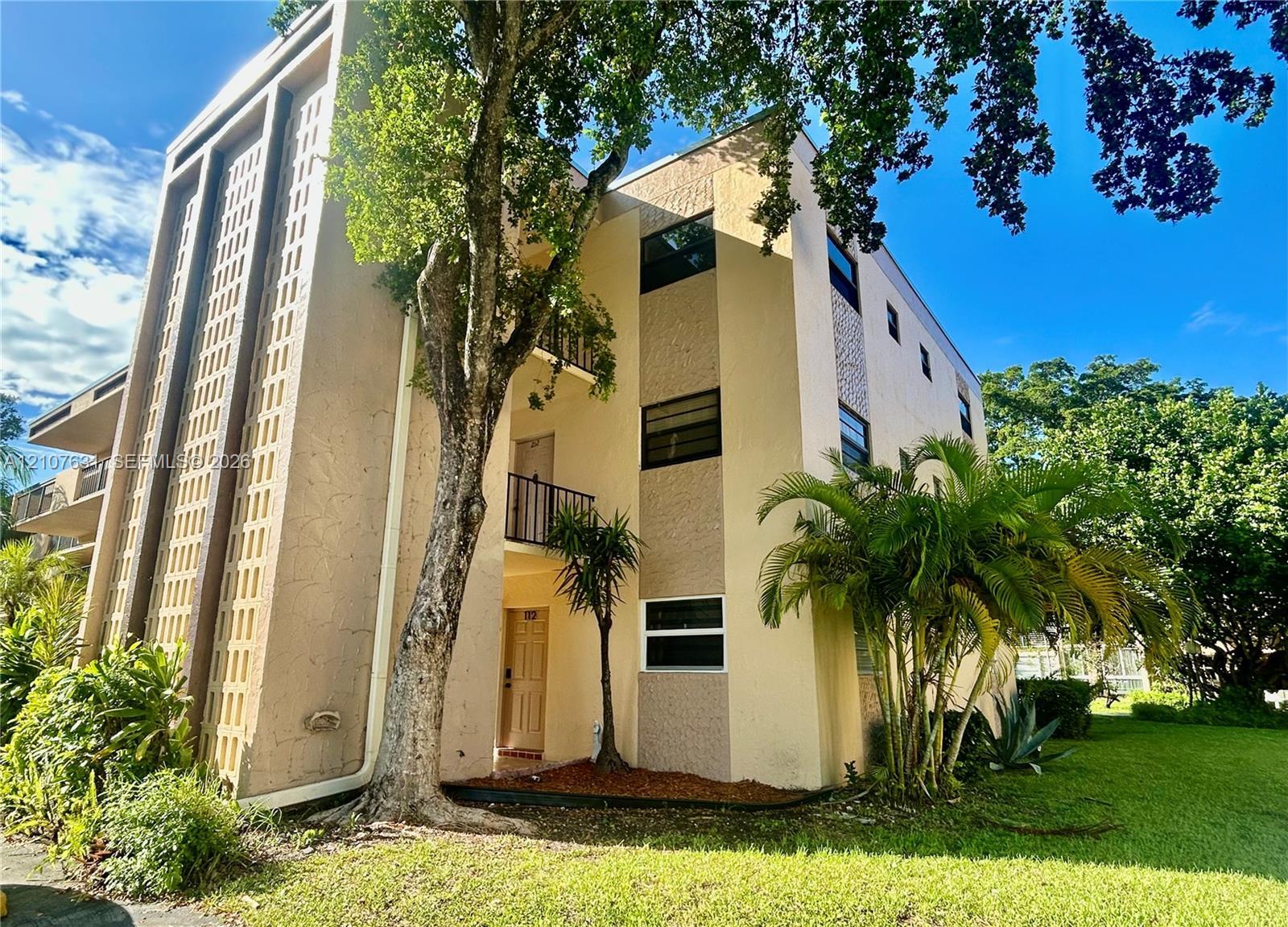 151 Berkley Rd # 112, Hollywood FL 33024 photo 2