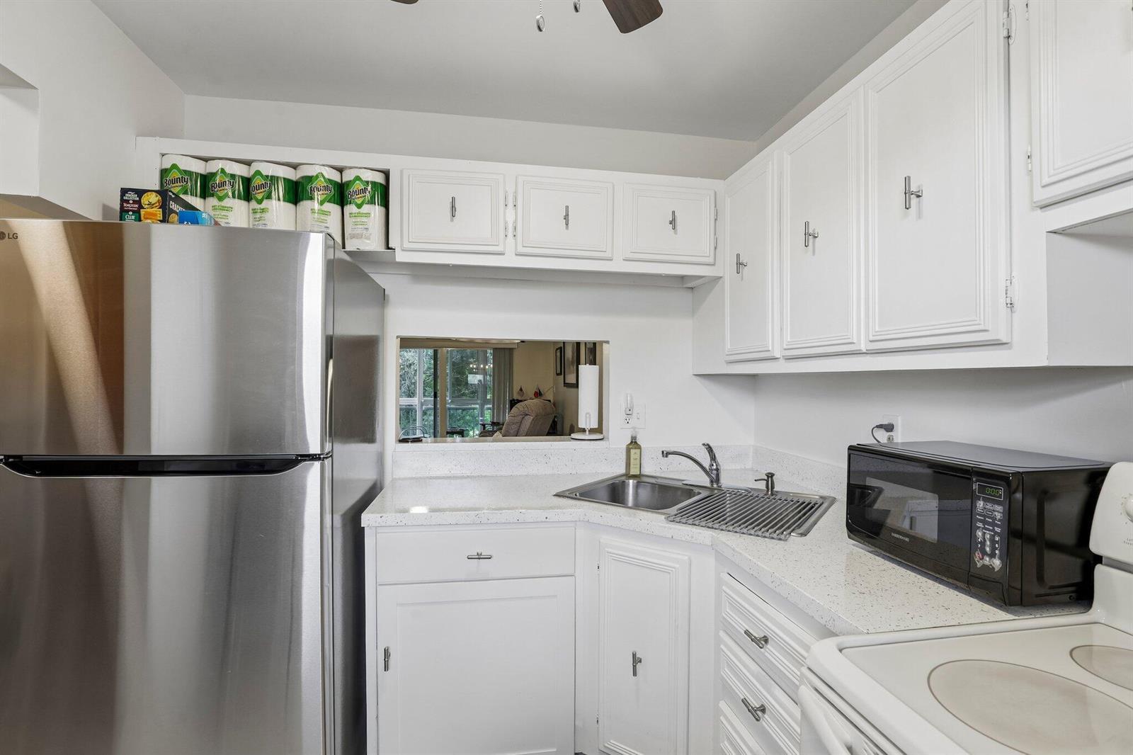 8400 LAGOS DE CAMPO Boulevard # 303, Tamarac FL 33321 photo 5