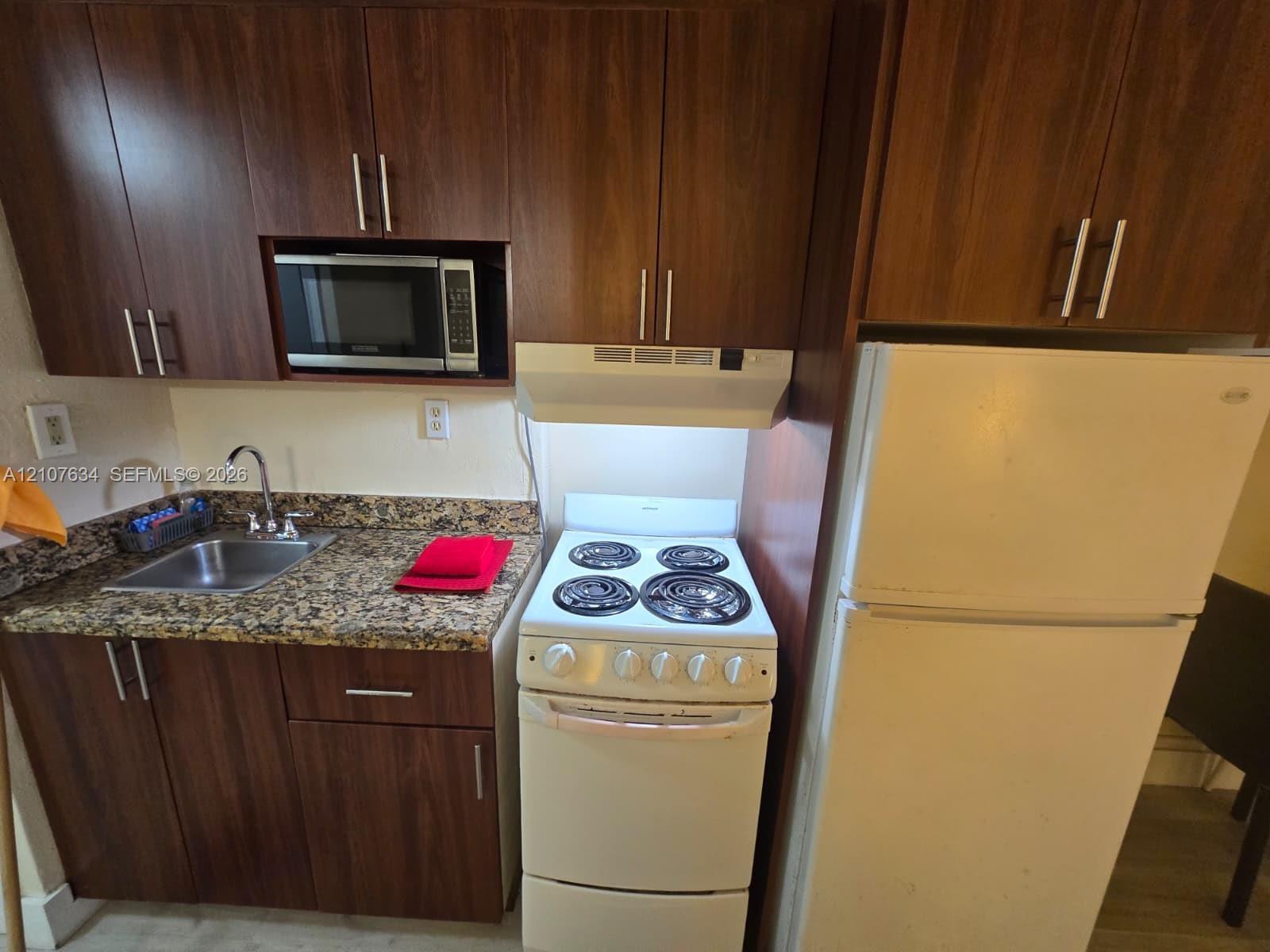 19201 Collins Ave # 941, Sunny Isles Beach FL 33160 photo 2