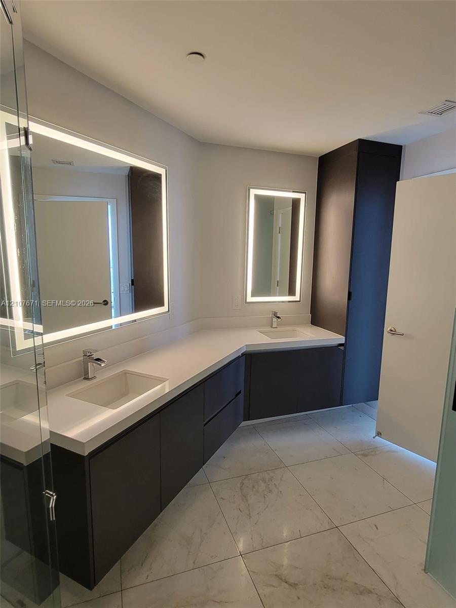 851 NE 1st Ave # 4306, Miami FL 33132 photo 4